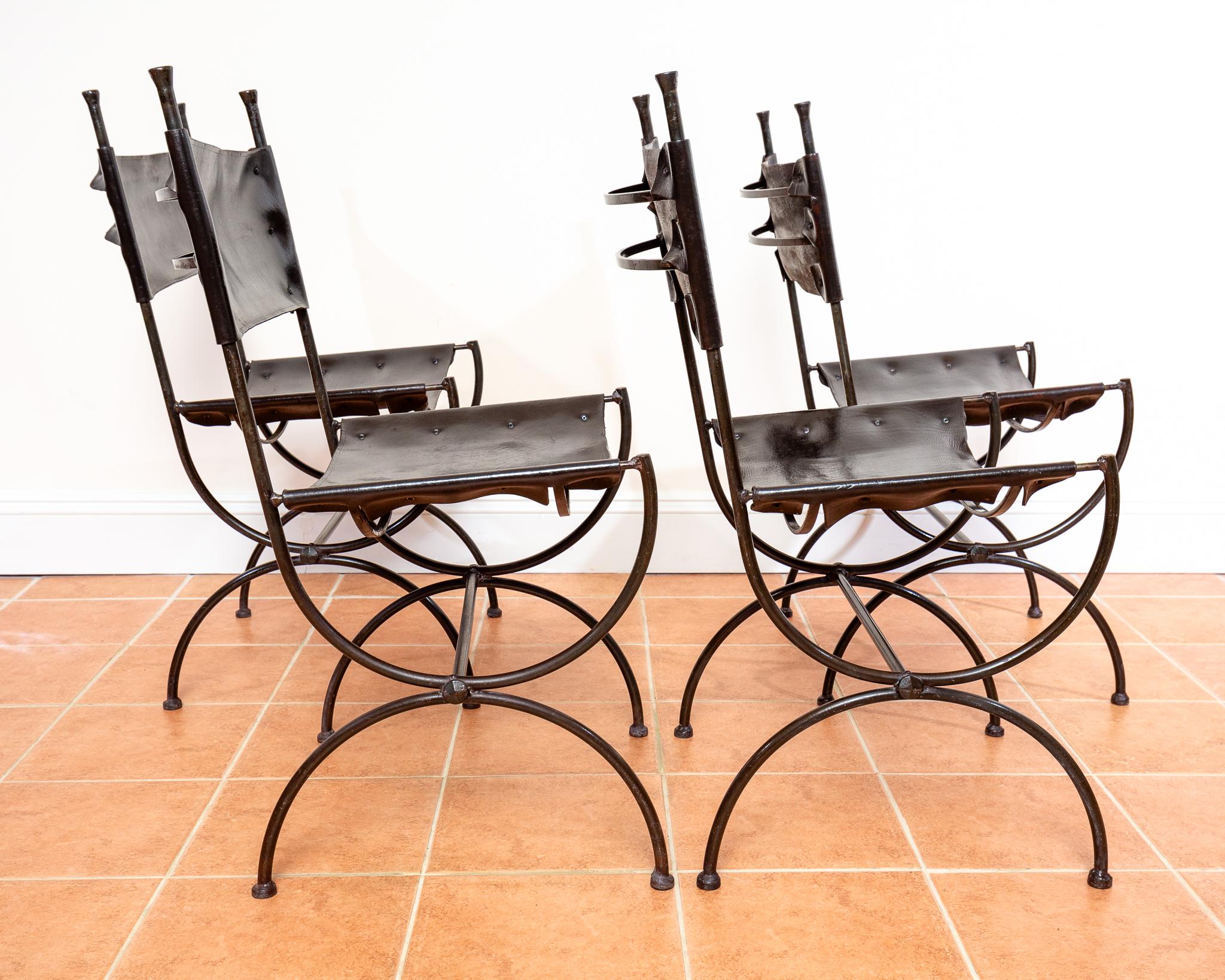 Chaises de salle à manger en cuir Fer forgé Set of 4 Vintage Spanish Curule Savonarola en vente 3