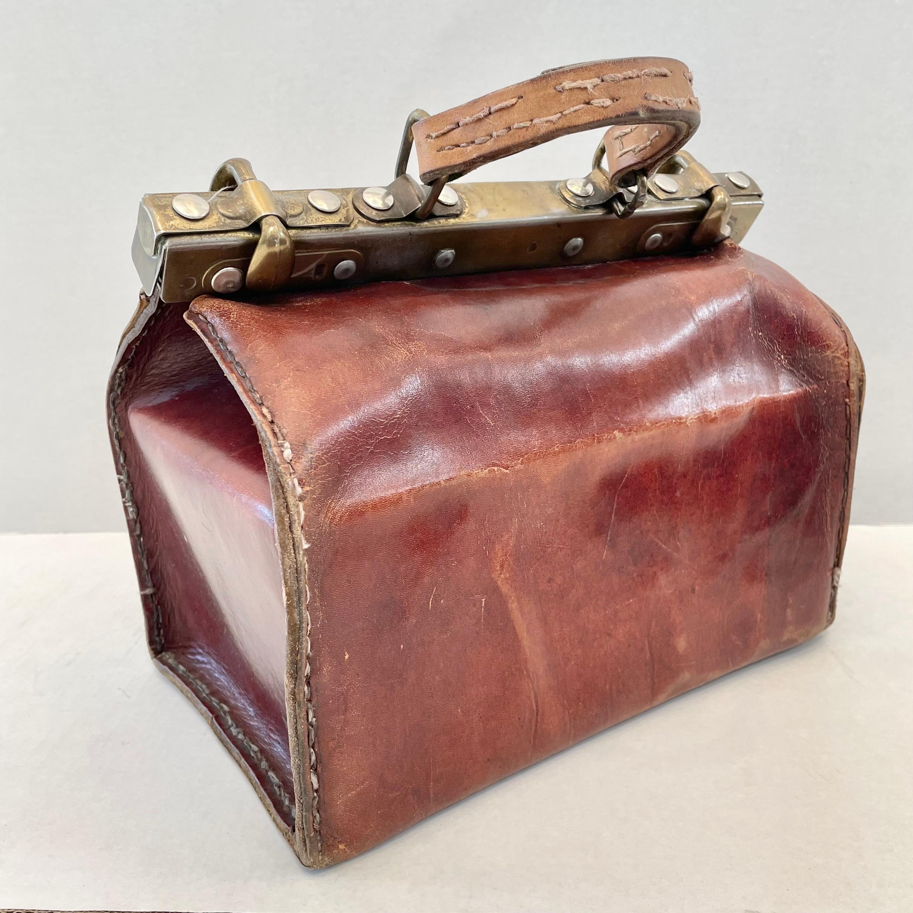 Mid-20th Century Leather Doctors Bag, 1940s France For Sale