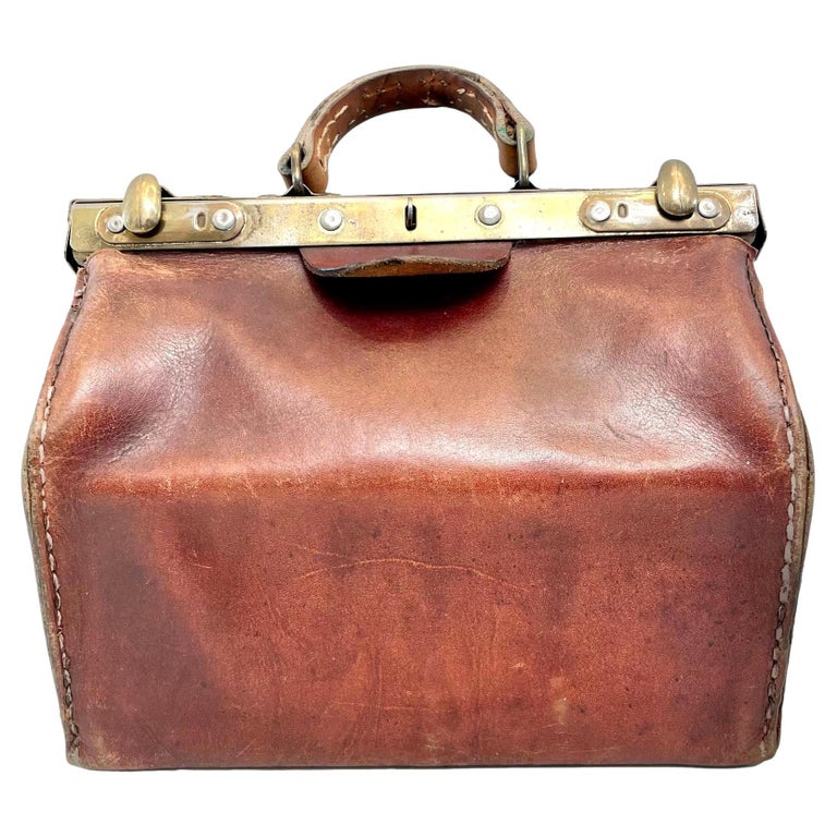 Borsa da medico in pelle, Francia, anni '40 in vendita su 1stDibs