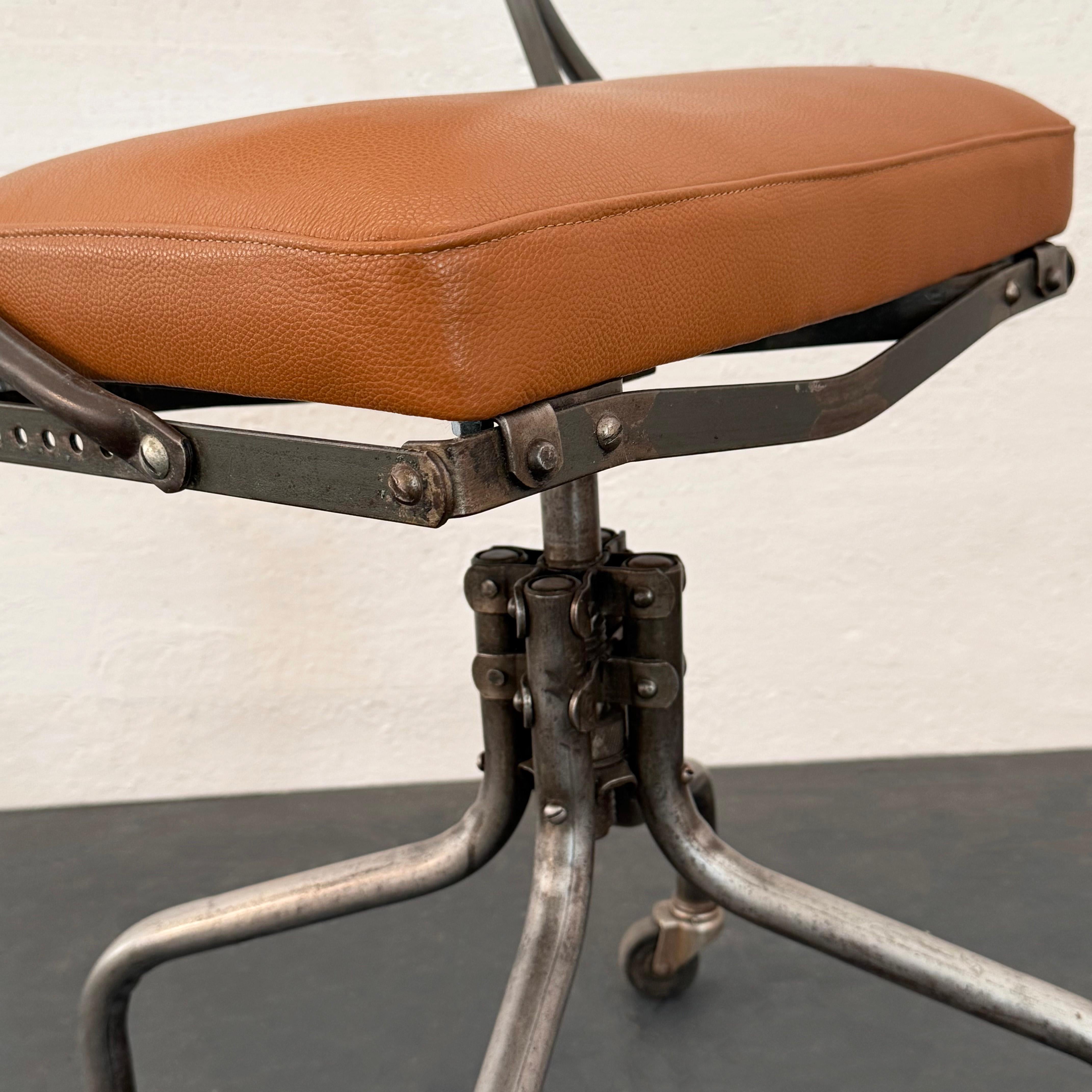 Leder DoMore Industrieller, drehbarer, verstellbarer, rollender Schreibtischstuhl im Angebot 3