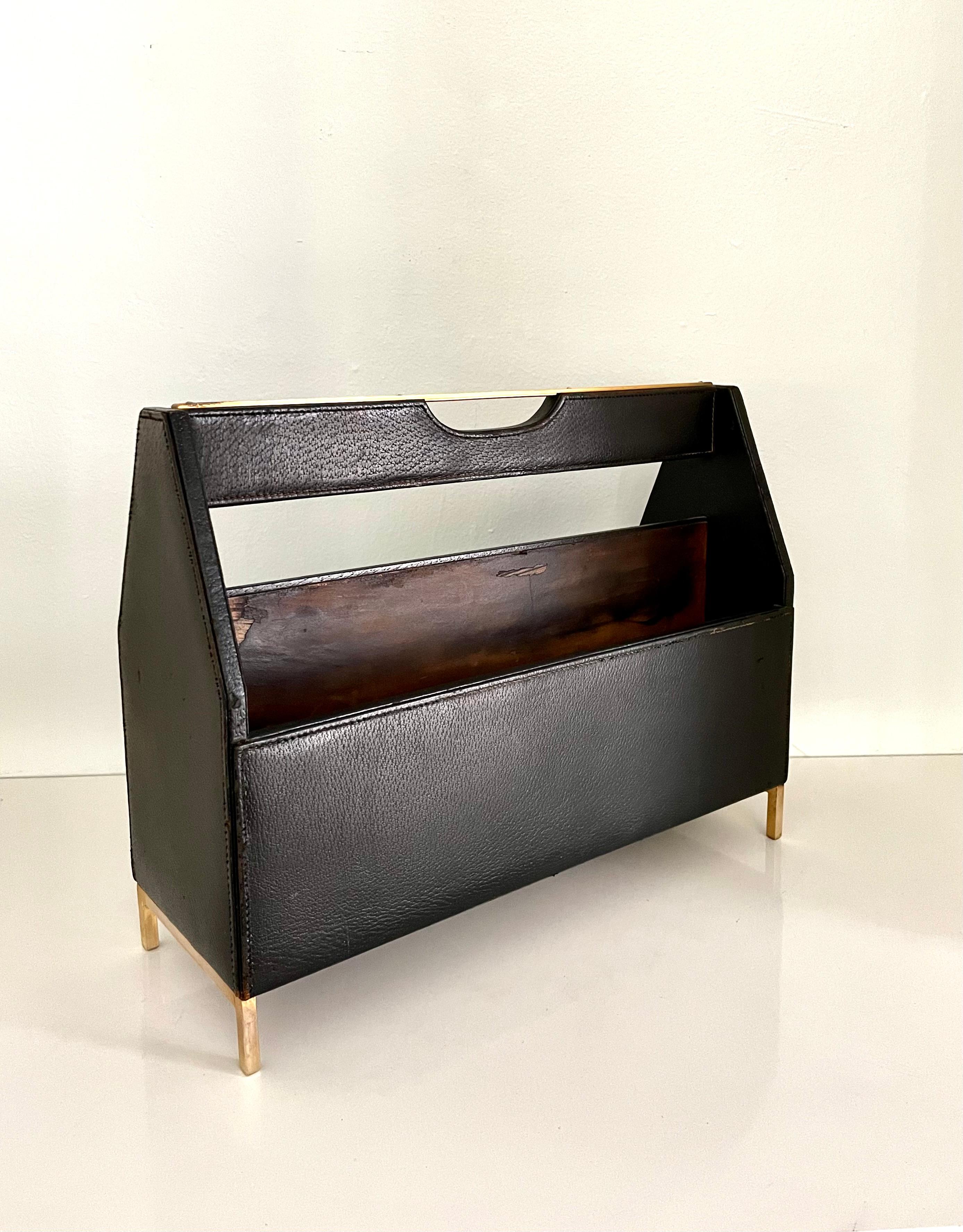 Cross Pen Company Leather Double Compartment Magazine Rack In Good Condition For Sale In Los Angeles, CA