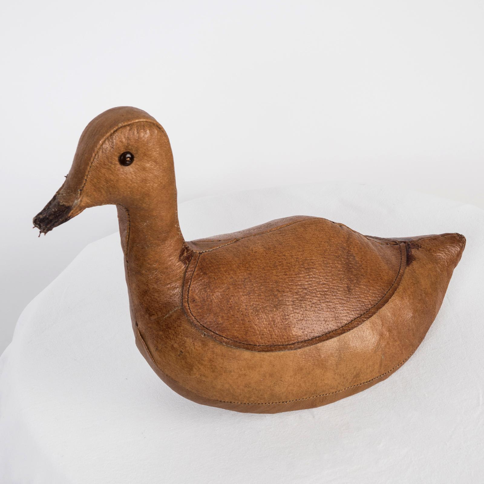 Dimitri Omersa Leather Duck Doorstop by for Abercrombie and Fitch, 1950s In Good Condition For Sale In AMSTERDAM, NH