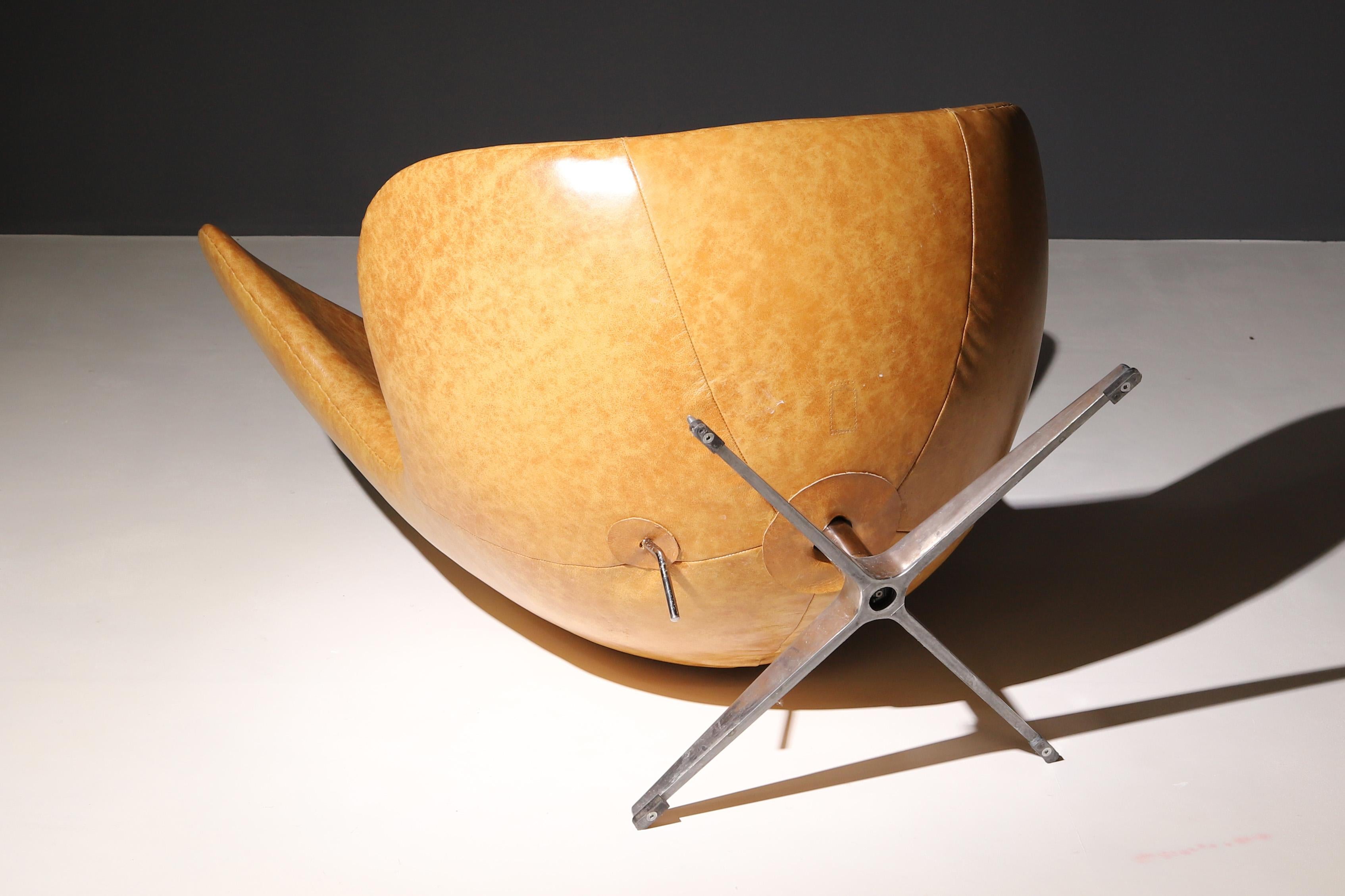 Alluminio Sedia Egg in pelle 3316 di Arne Jacobsen in vendita