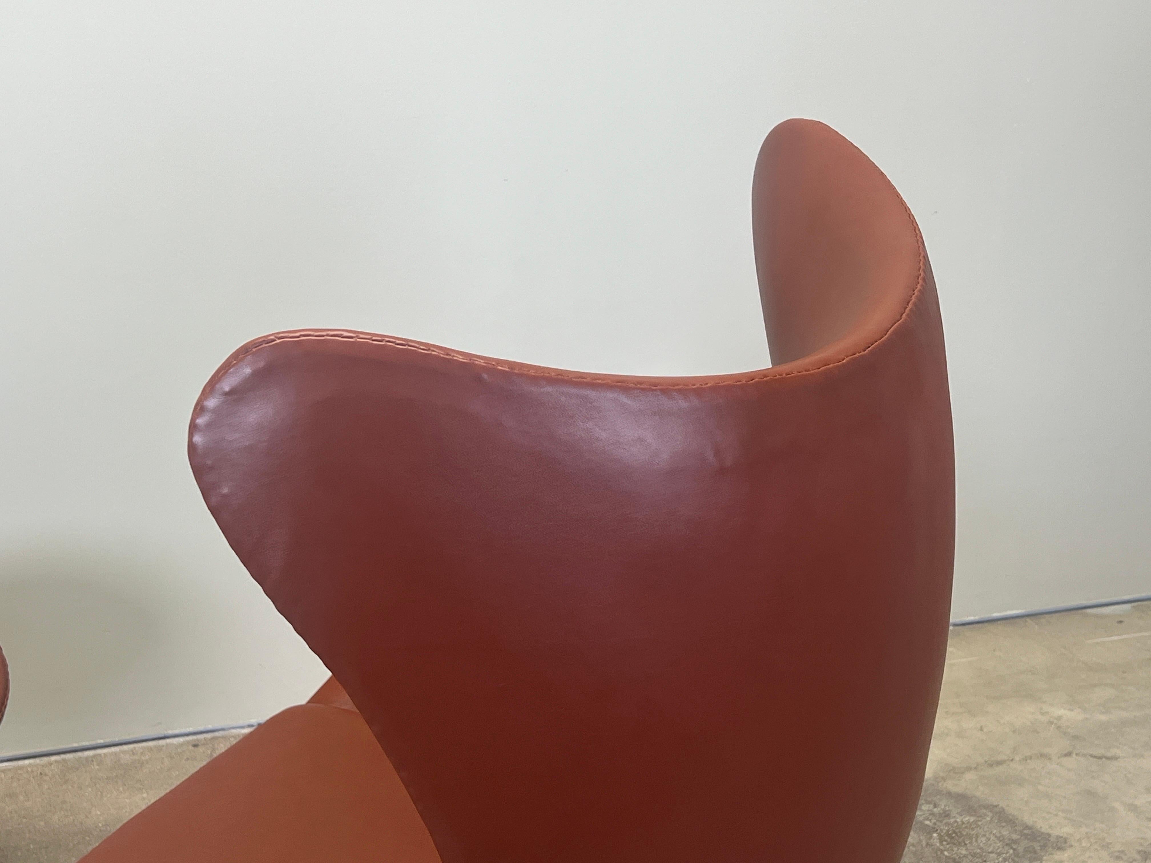 Leather Egg Chair and Ottoman by Arne Jacobsen For Sale 9