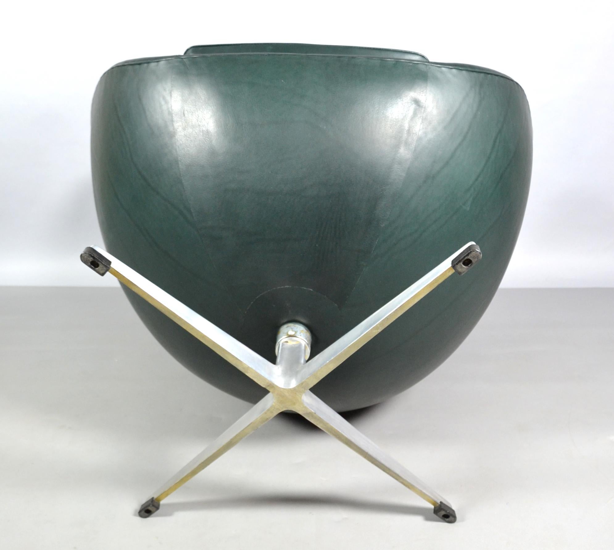 Leather Egg Chair by Arne Jacobsen for Fritz Hansen, 1970s New Green Leather 4