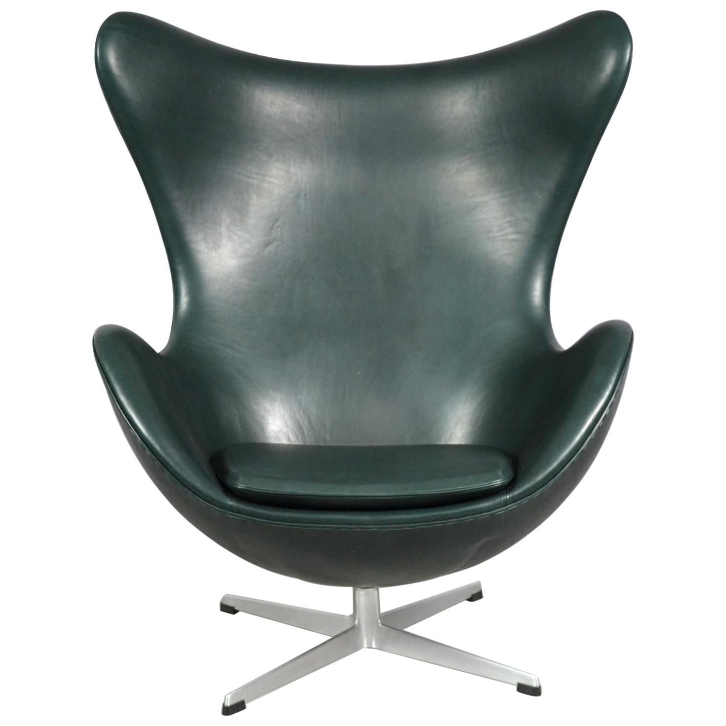 Leather Egg Chair by Arne Jacobsen for Fritz Hansen, 1970s New Green Leather