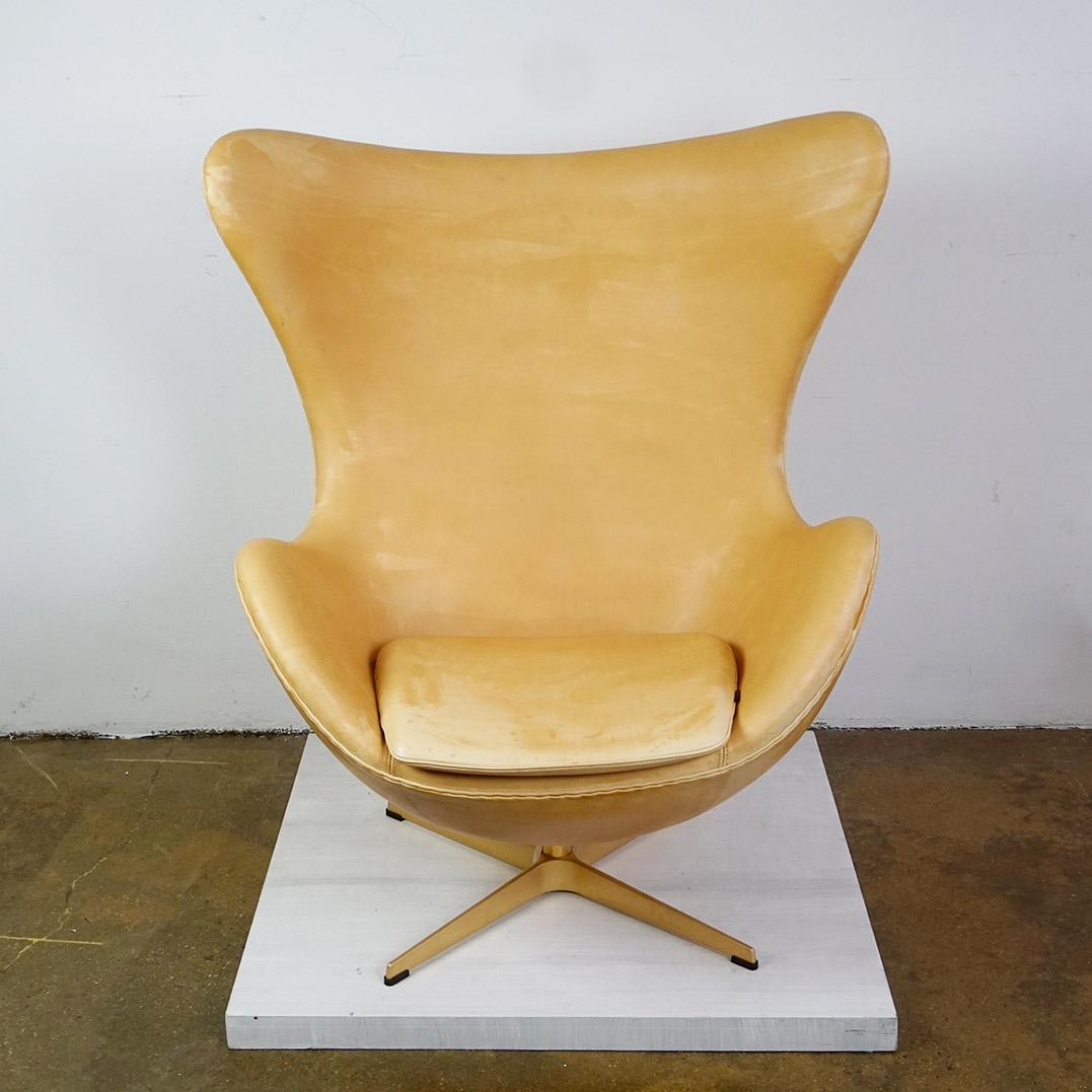 Leather Egg Chair von Arne Jacobsen für Fritz Hansen Limitierte Jubiläumsausgabe (Skandinavische Moderne) im Angebot