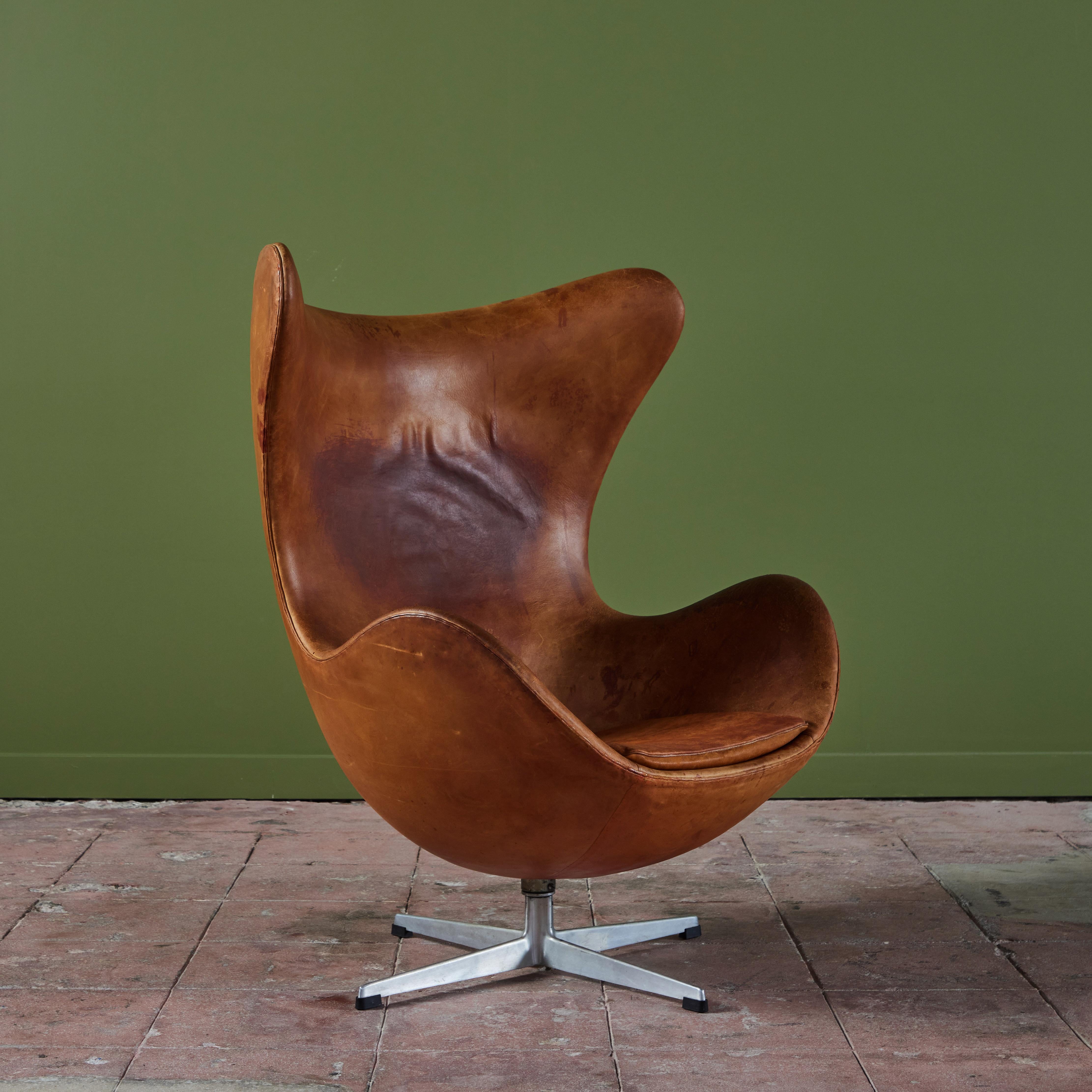 20th Century Leather Egg Chair by Arne Jacobsen For Sale