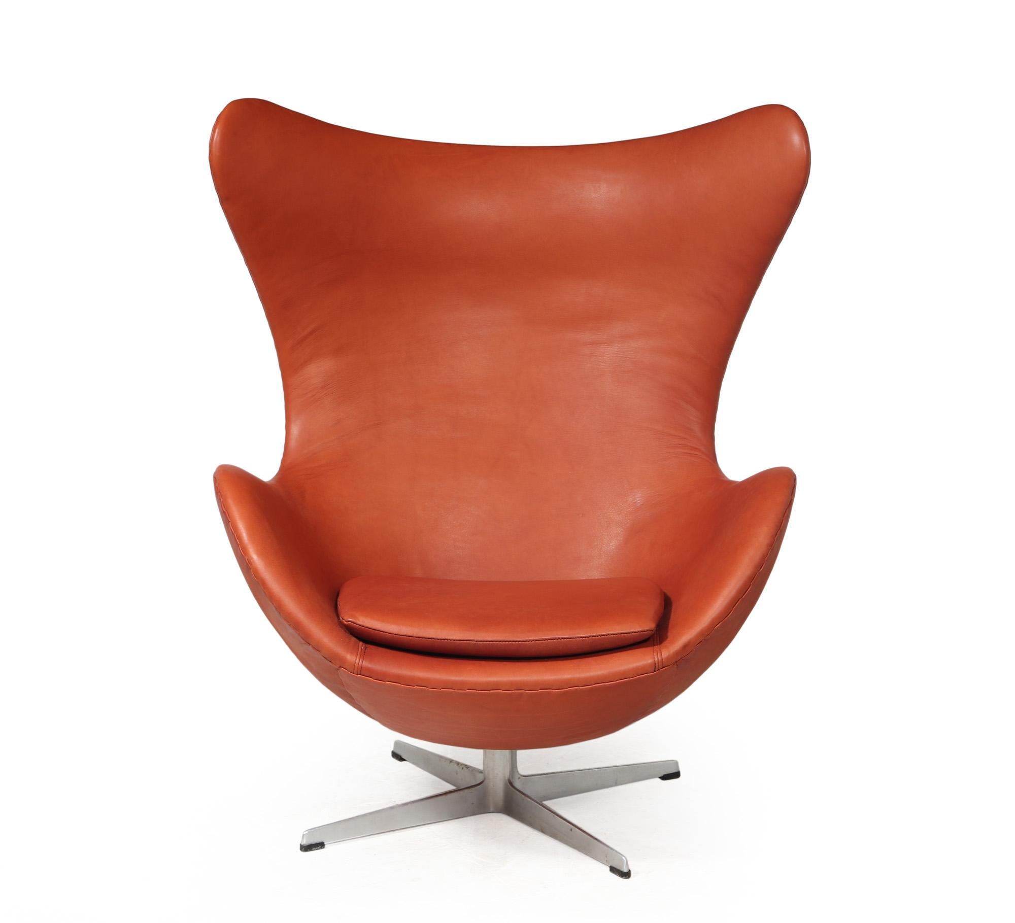 Mid-Century Modern Leather Egg Chair By Fritz Hansen