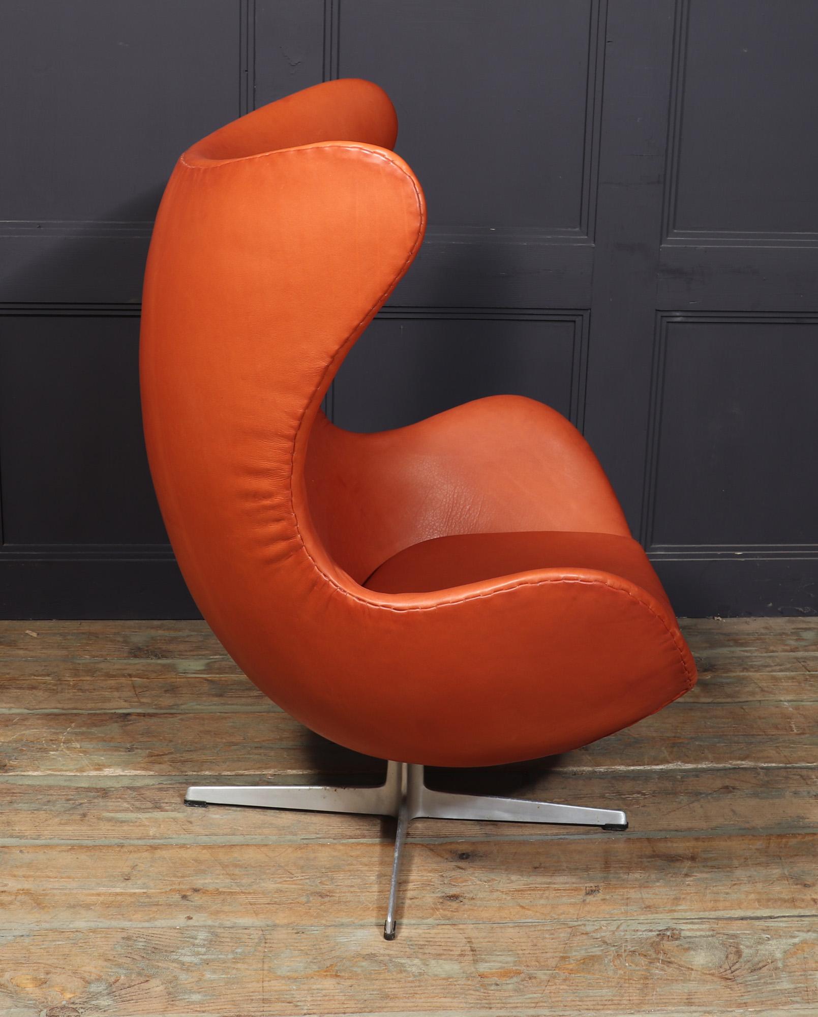 Mid-20th Century Leather Egg Chair By Fritz Hansen