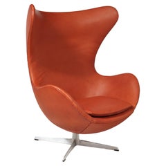 Chaise œuf en cuir de Fritz Hansen