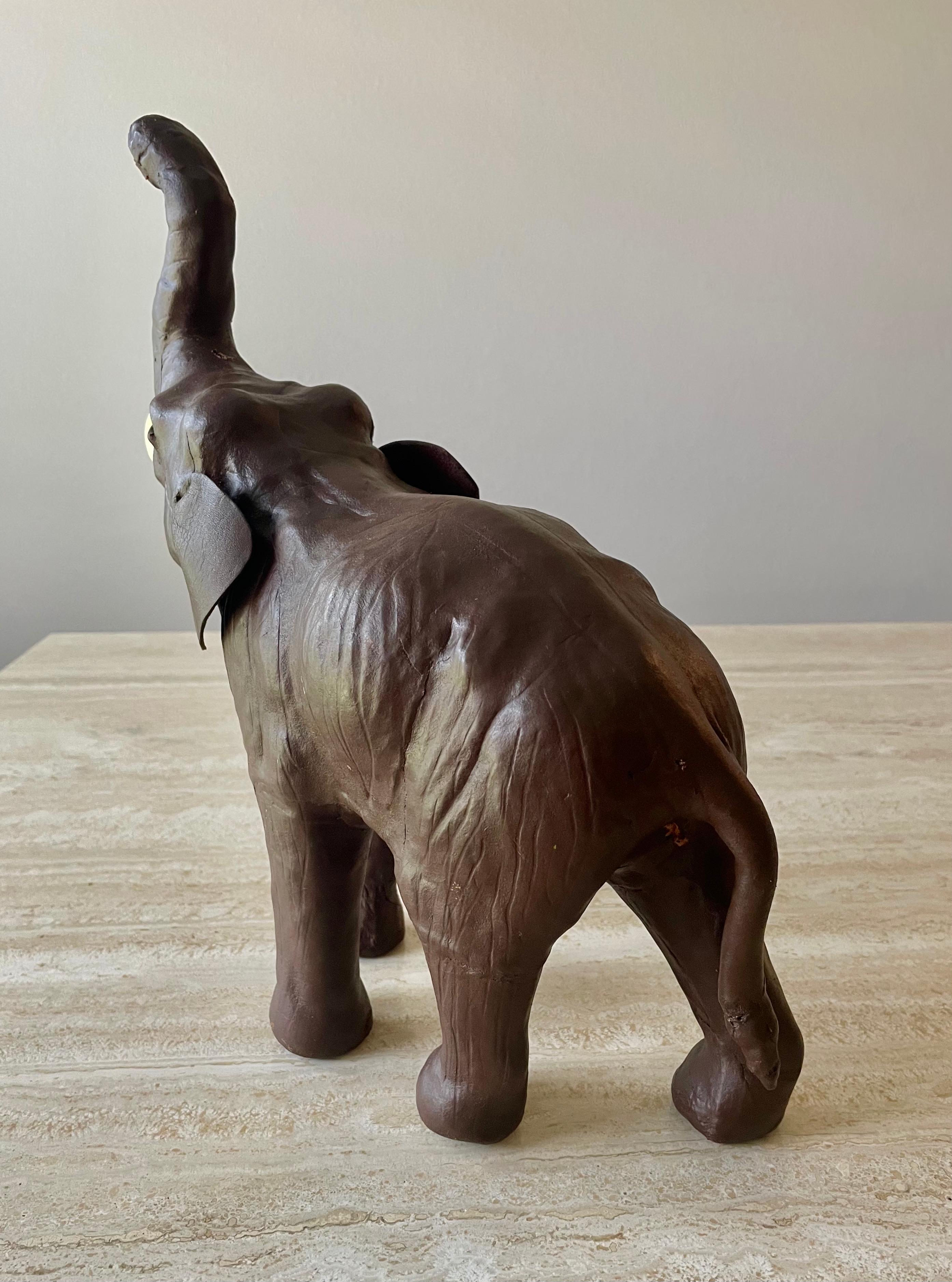 Leder-Elefanten-Skulptur (20. Jahrhundert) im Angebot
