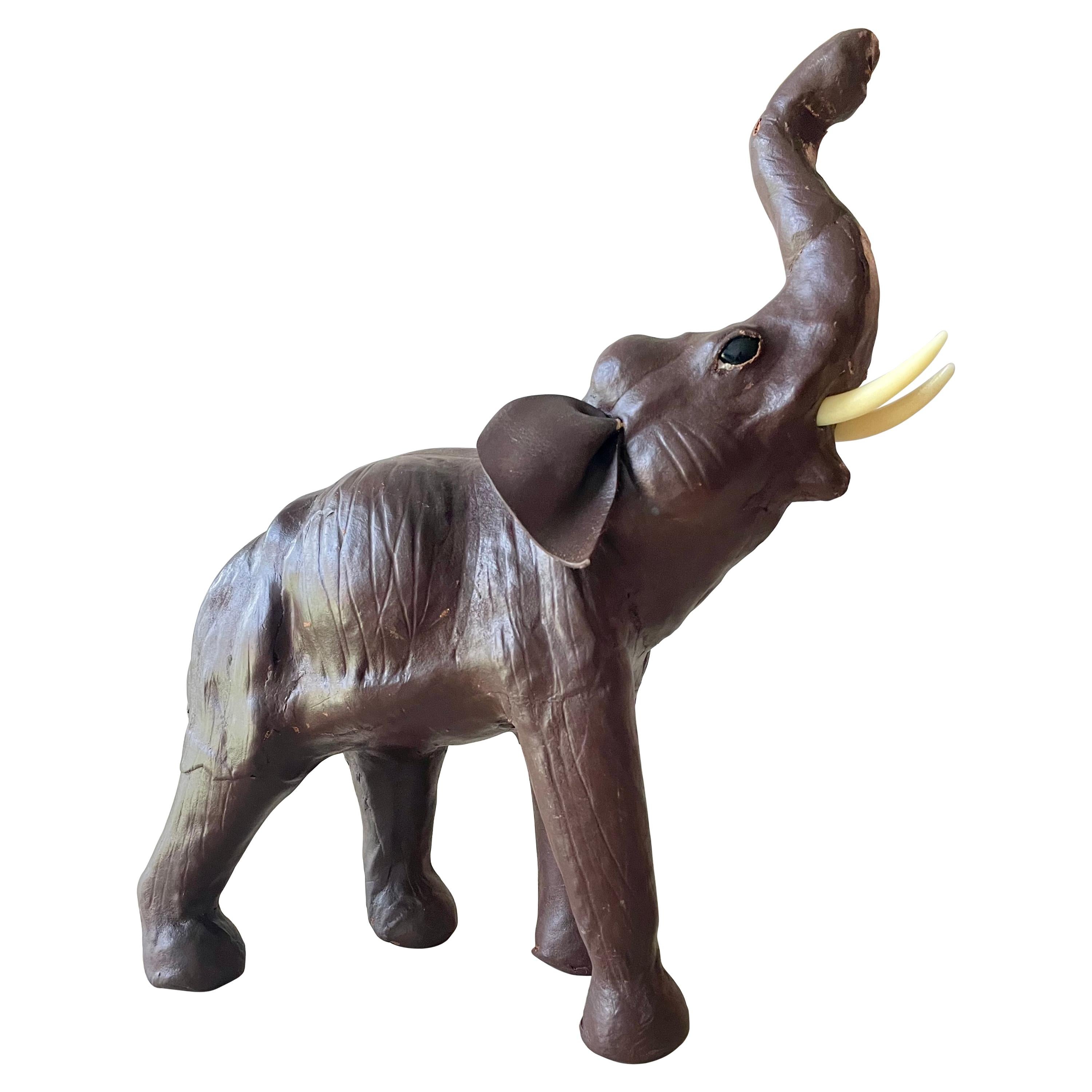Sculpture d'éléphant en cuir