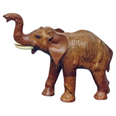 Sculpture d'éléphant en cuir à la manière de Dimitri Omersa