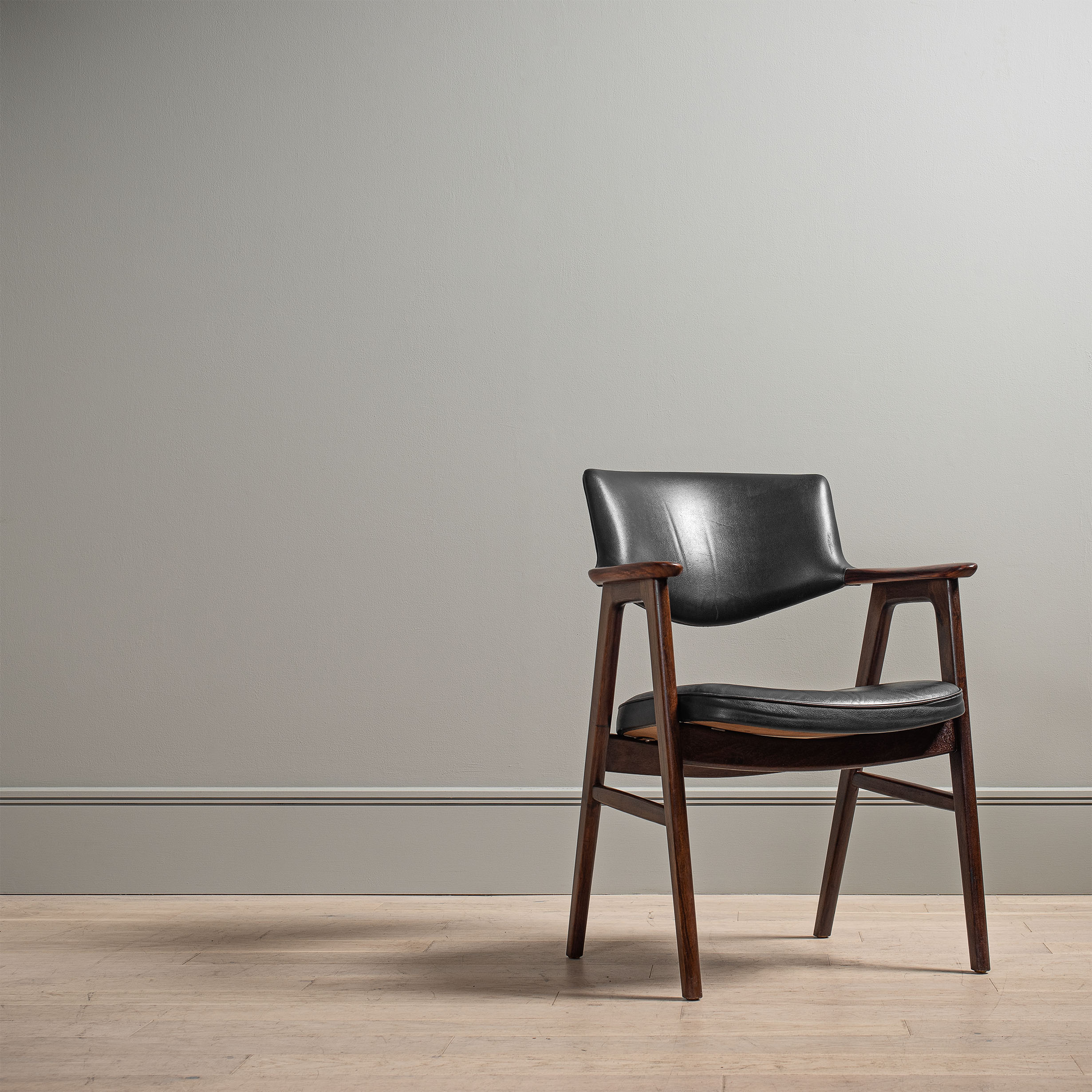 The Erik Kirkegaard chair is probably the most comfortable chair of its kind that we’ve encountered over the years. The curves and angles hold and support the body extremely well. Excellent for extended hours at the desk or reading etc. The chairs