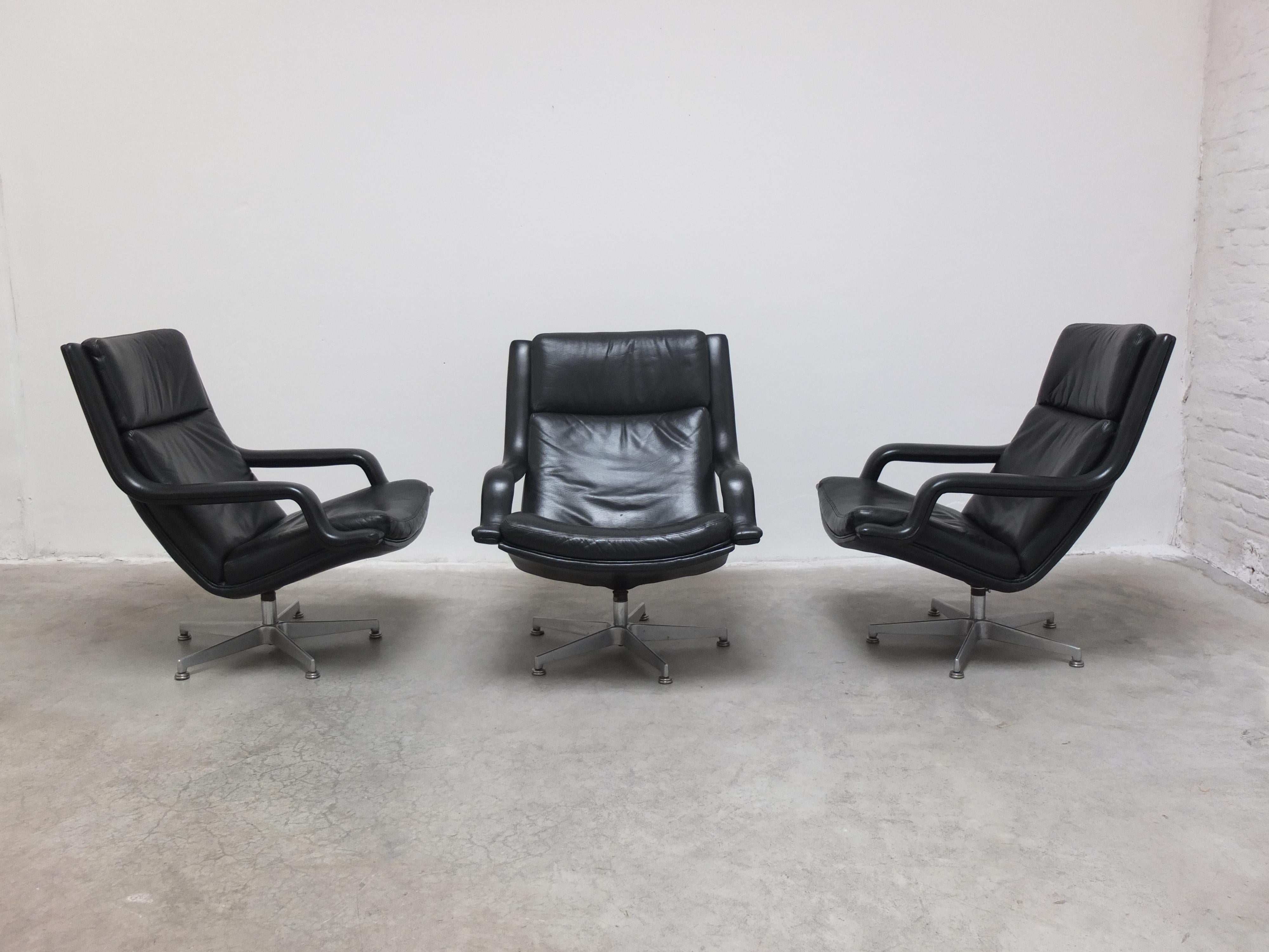 Mid-Century Modern Leather 'F152' Swivel Lounge Chairs by Geoffrey Harcourt for Artifort, 1970s For Sale