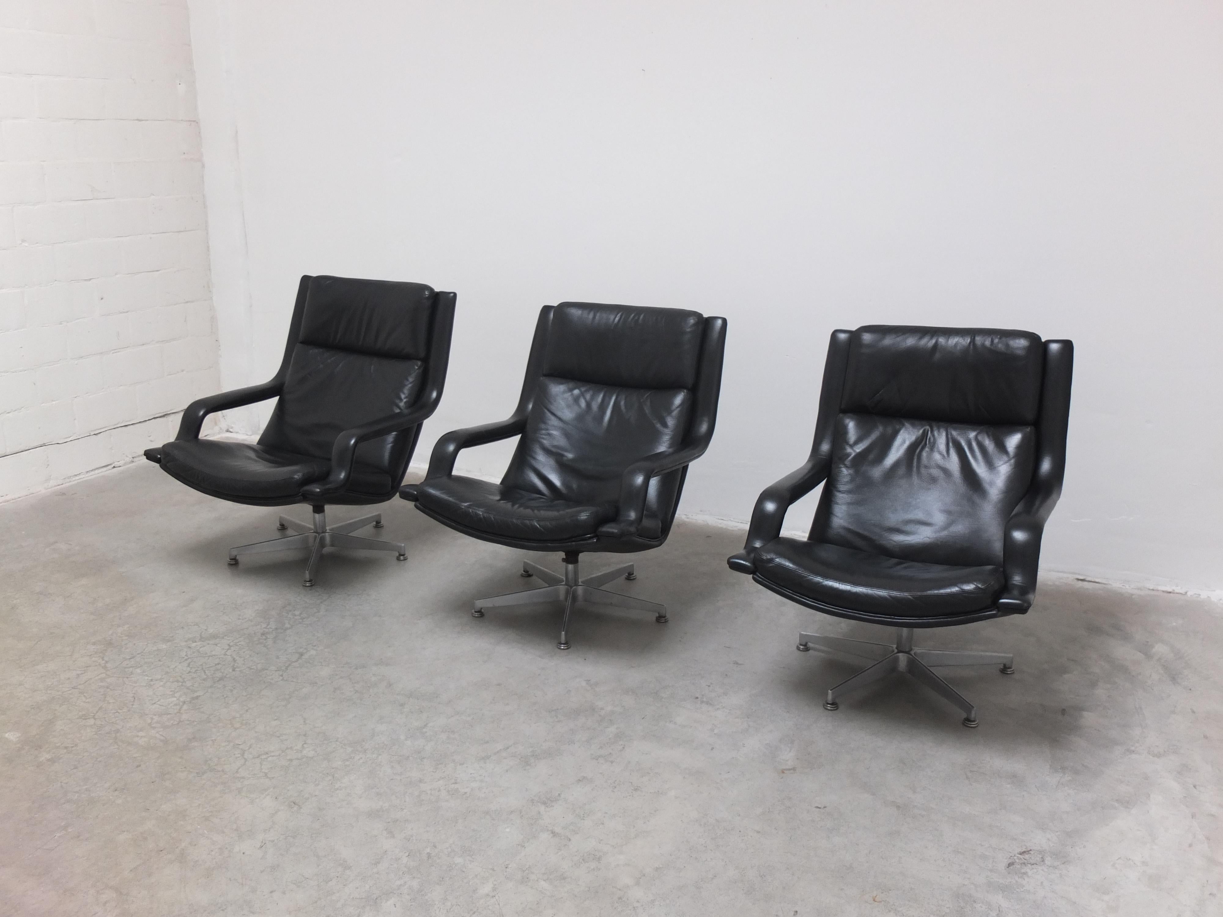 Leather 'F152' Swivel Lounge Chairs by Geoffrey Harcourt for Artifort, 1970s In Good Condition For Sale In Antwerpen, VAN