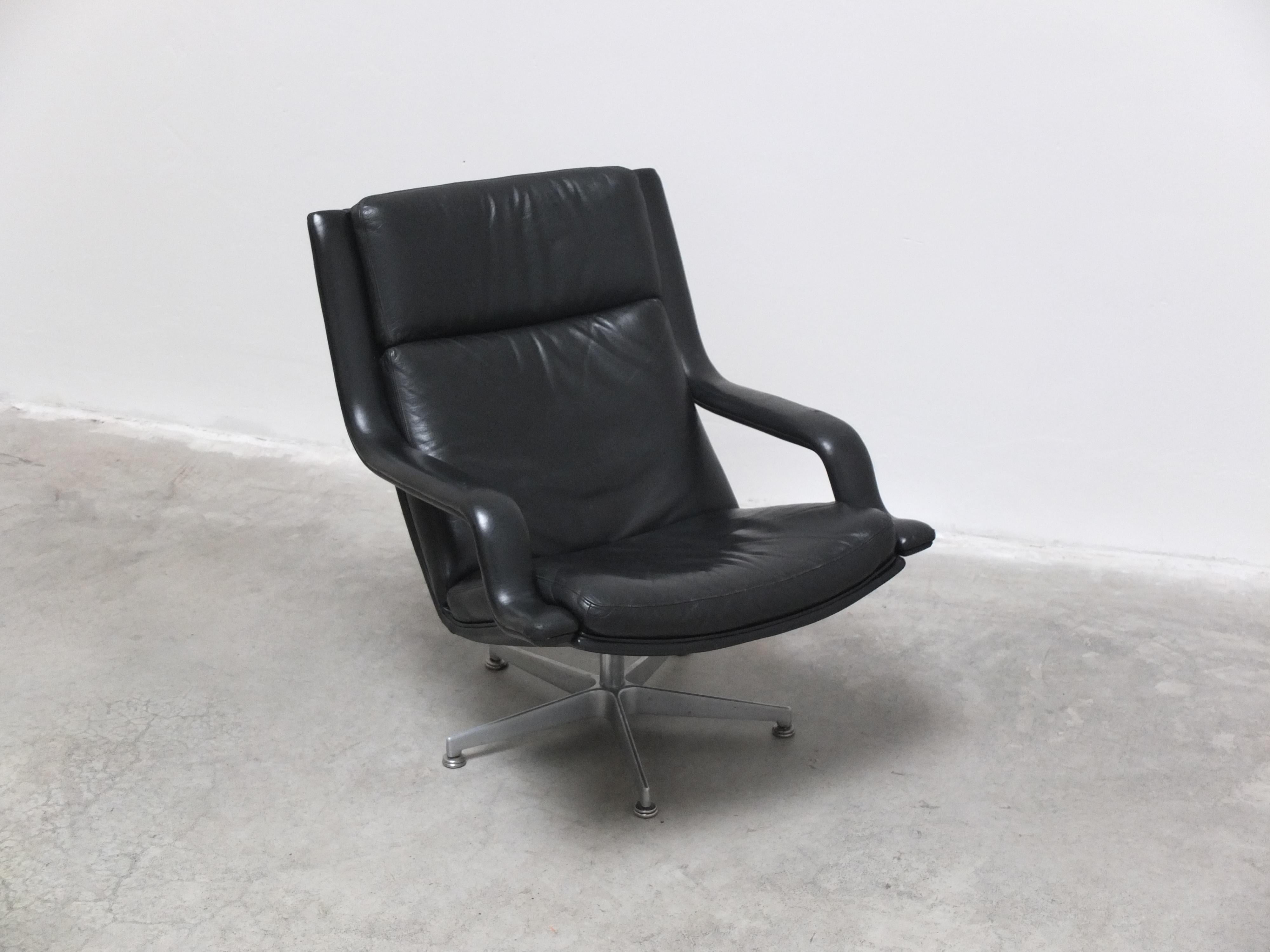 Leather 'F152' Swivel Lounge Chairs by Geoffrey Harcourt for Artifort, 1970s For Sale 1