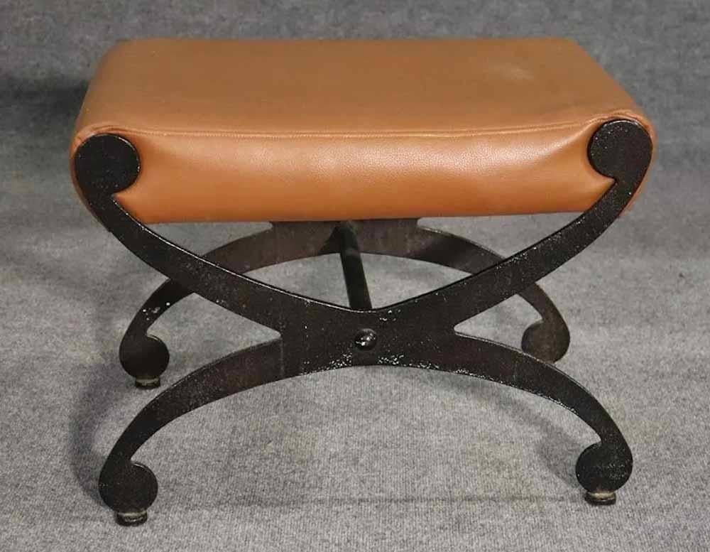 Leather Footrests In Good Condition For Sale In Brooklyn, NY