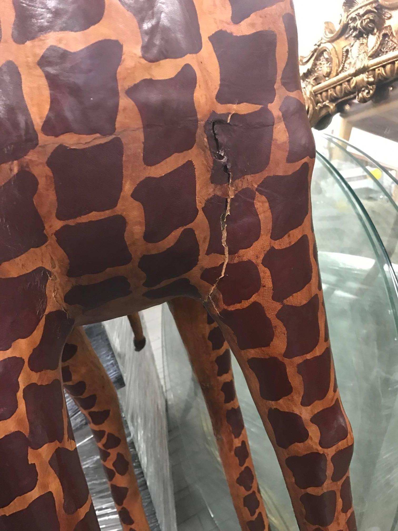 Girafe en cuir en vente 3