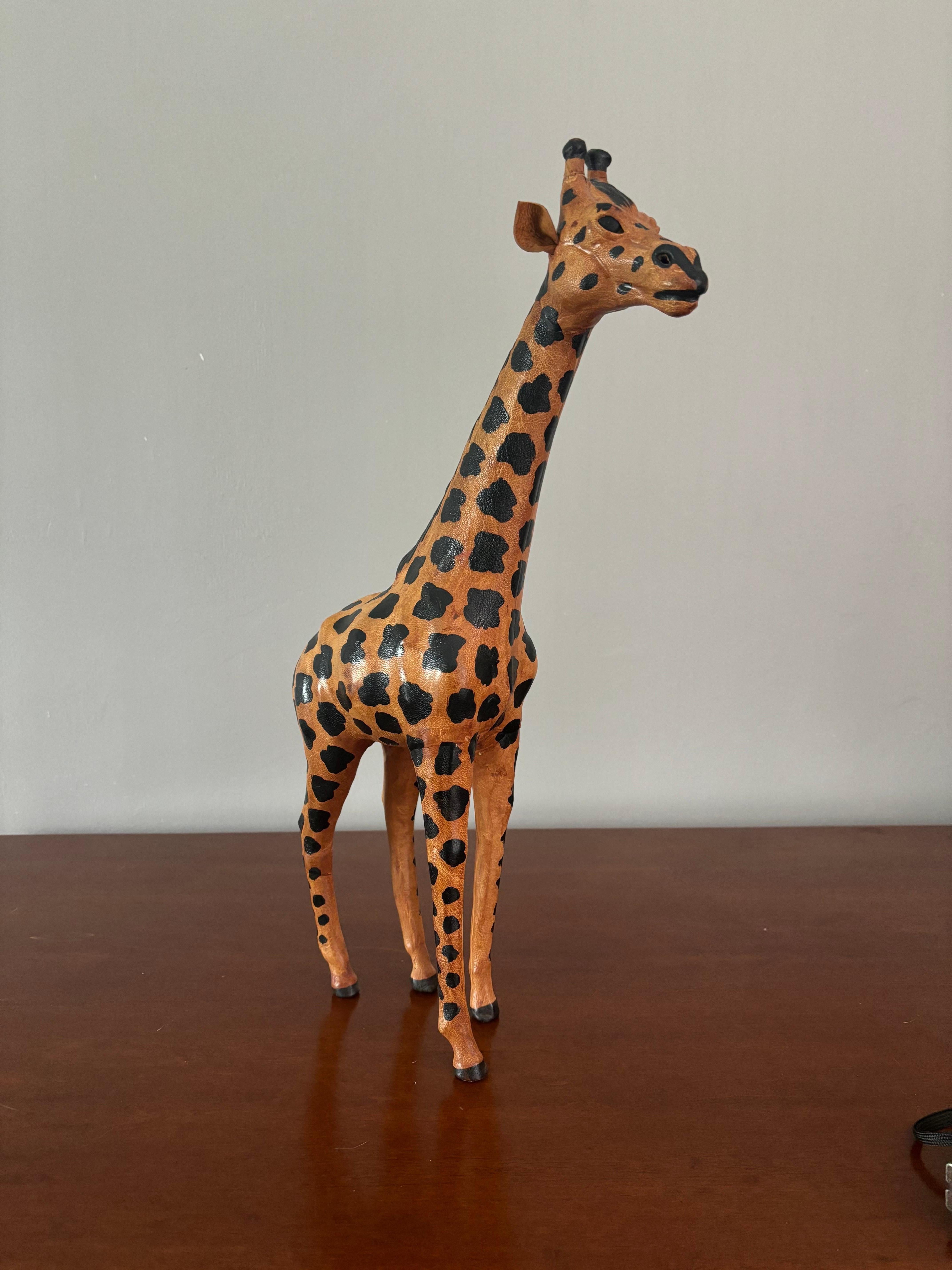 Giraffen-Skulptur aus Leder im Angebot 3