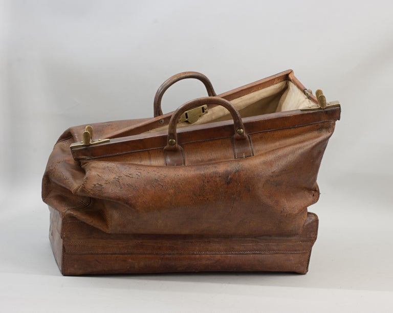 Vintage Antique Leather Gladstone Bag Bookies Bag - The Hoarde Vintage
