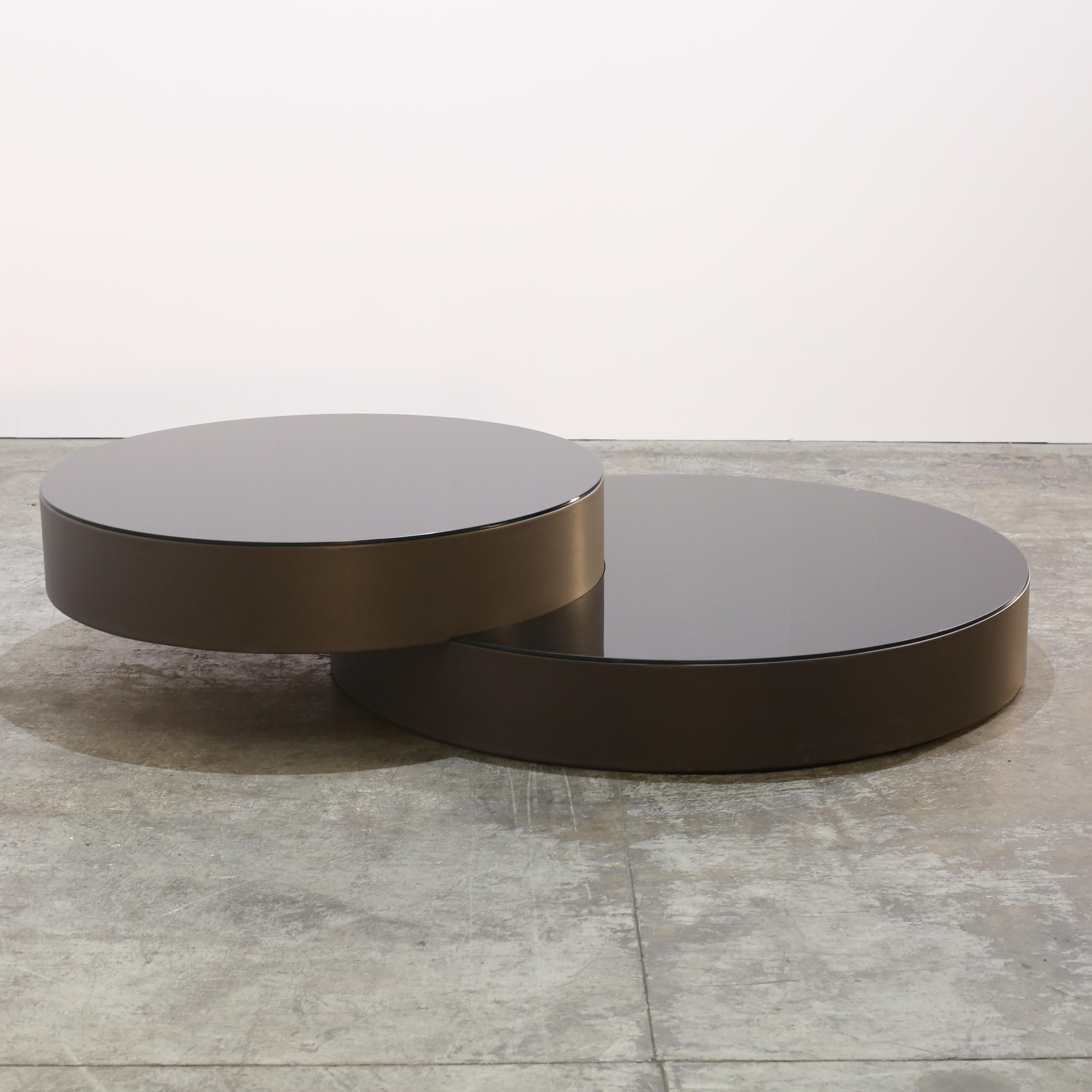 Moderne Table basse en cuir et verre en vente