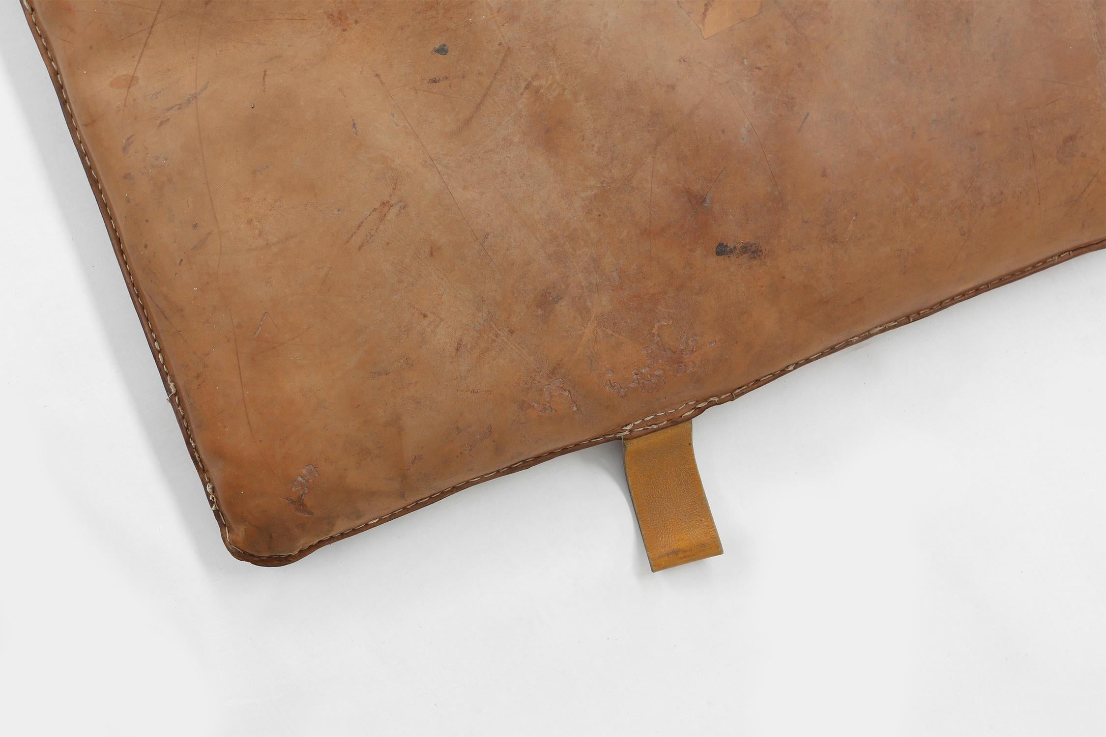 Leather Gym Mat, circa 1930 In Good Condition In Meulebeke, BE