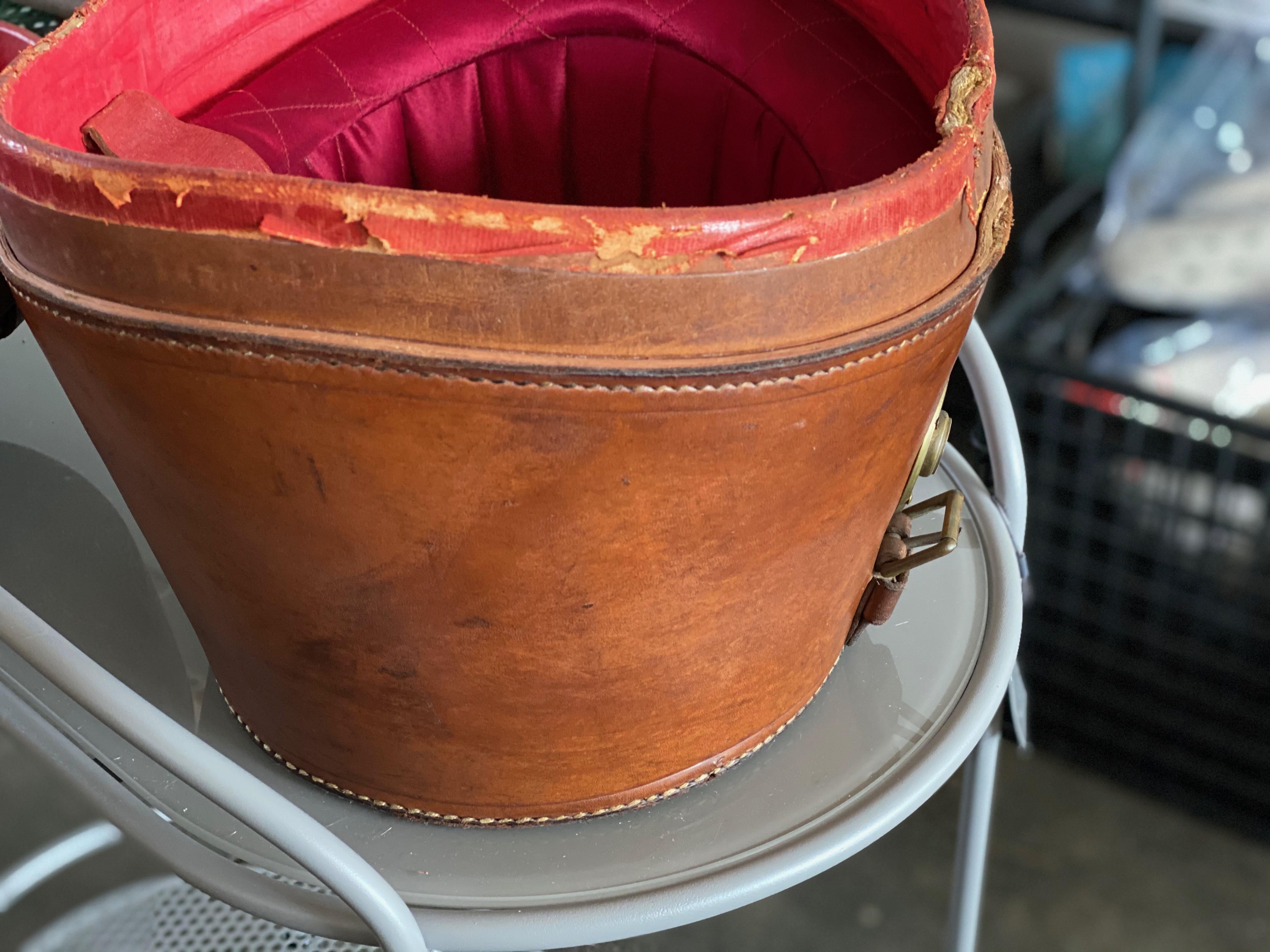 Leather Hat Box with Brass Fasteners, circa 1900, Bandbox, Brown 9