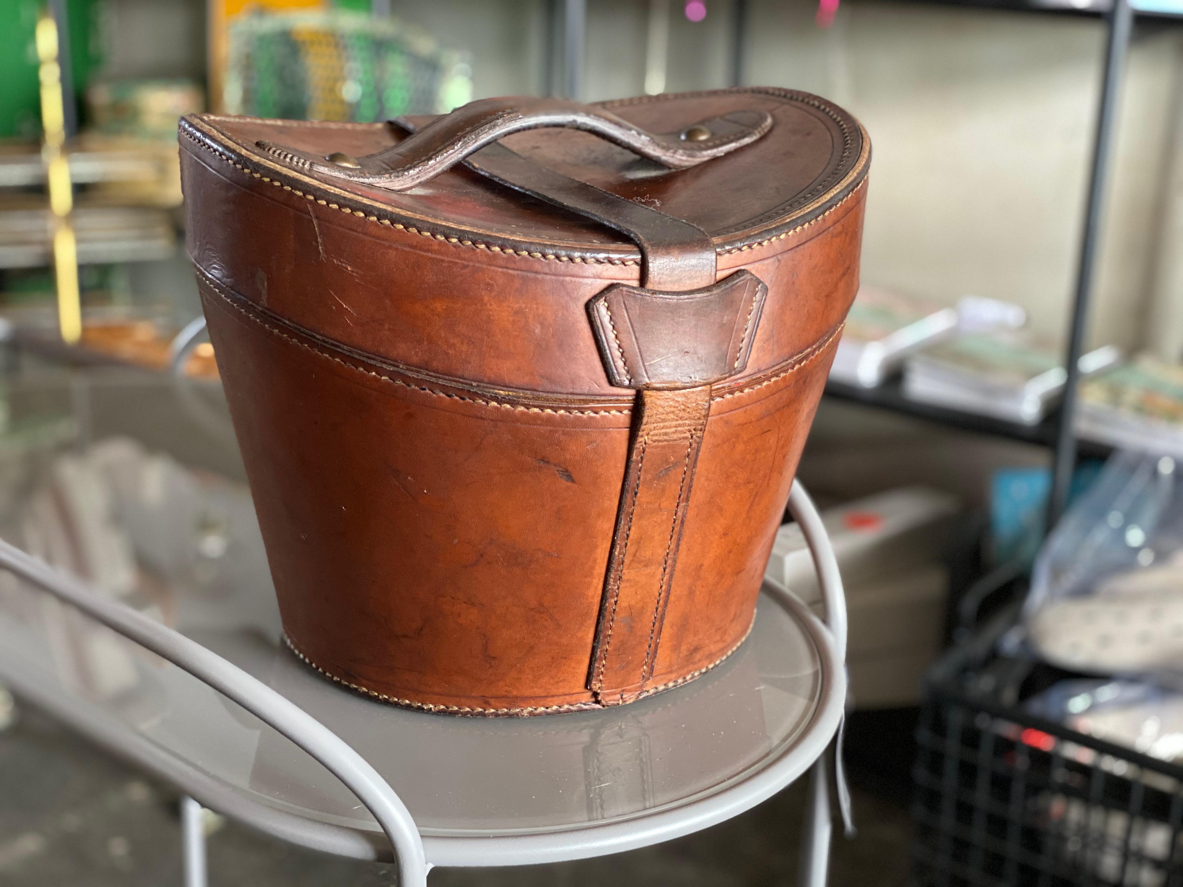 Early 20th Century Leather Hat Box with Brass Fasteners, circa 1900, Bandbox, Brown
