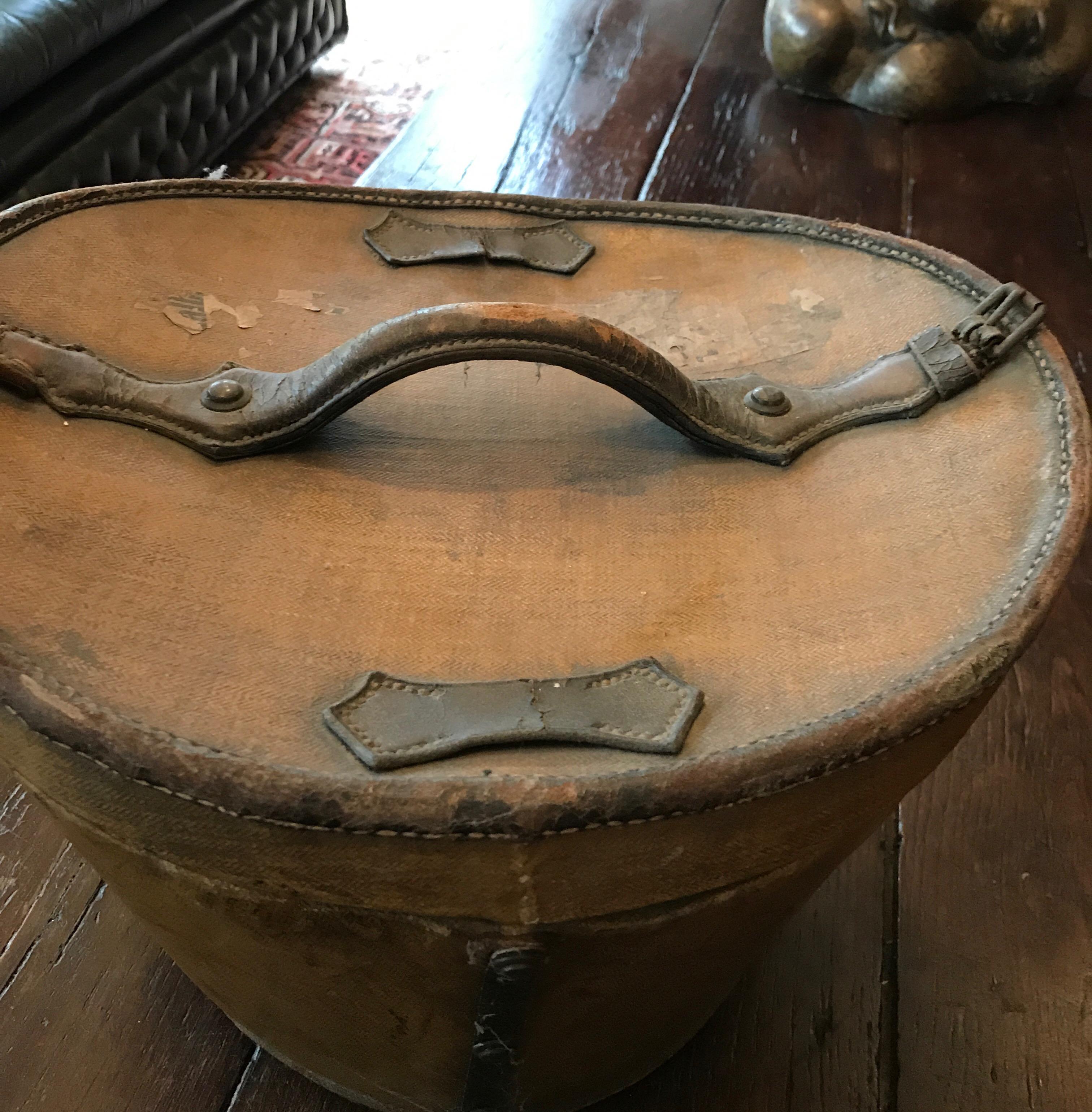 Leather Hat Box with High Hat, 19th Century For Sale 2