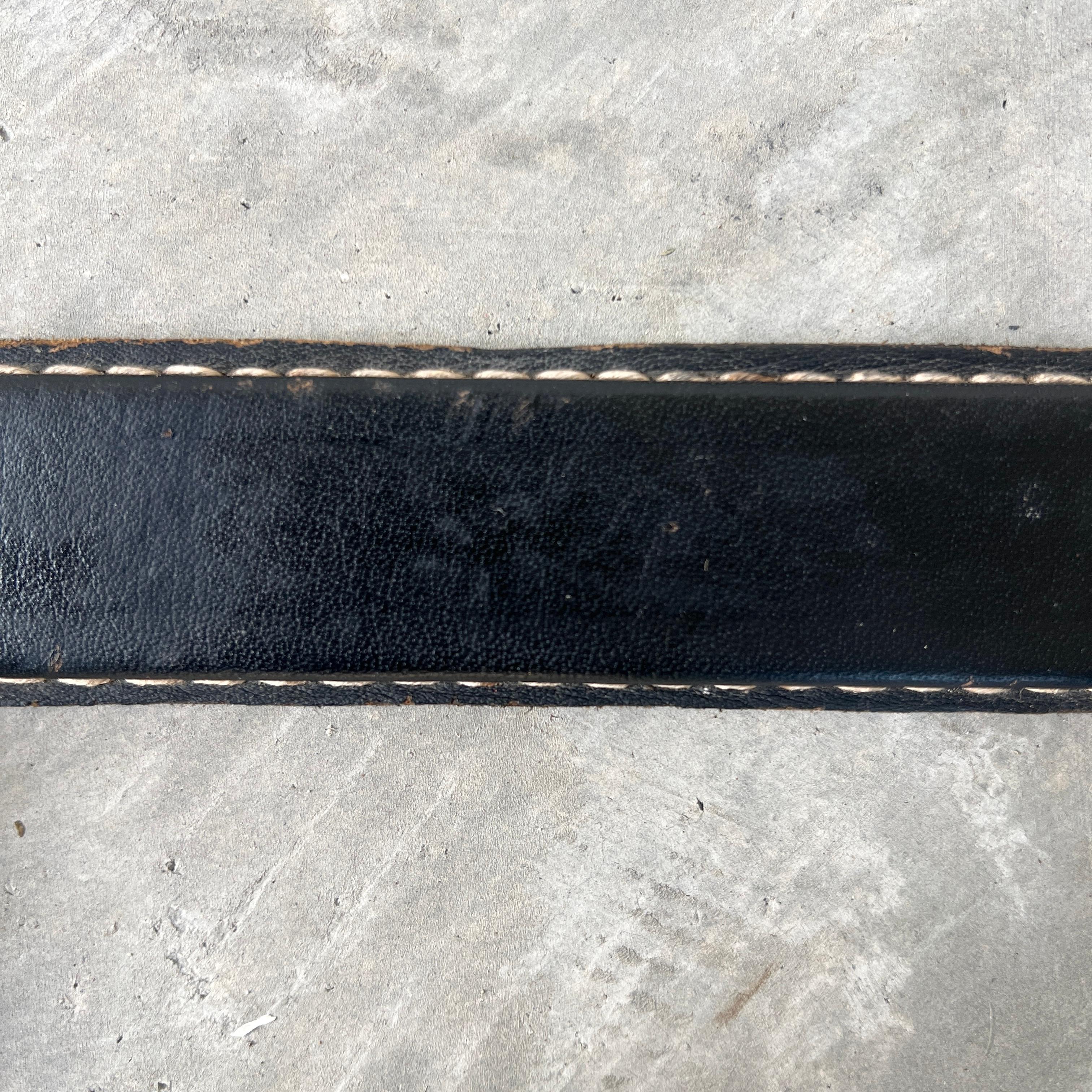 Porte-manteau en cuir en forme de fer à cheval par Jacques Adnet, 1950, France en vente 2