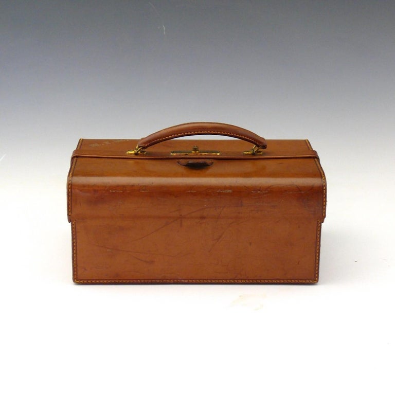 British Leather Jewelry Case by John Pound and Company, circa 1920 For Sale