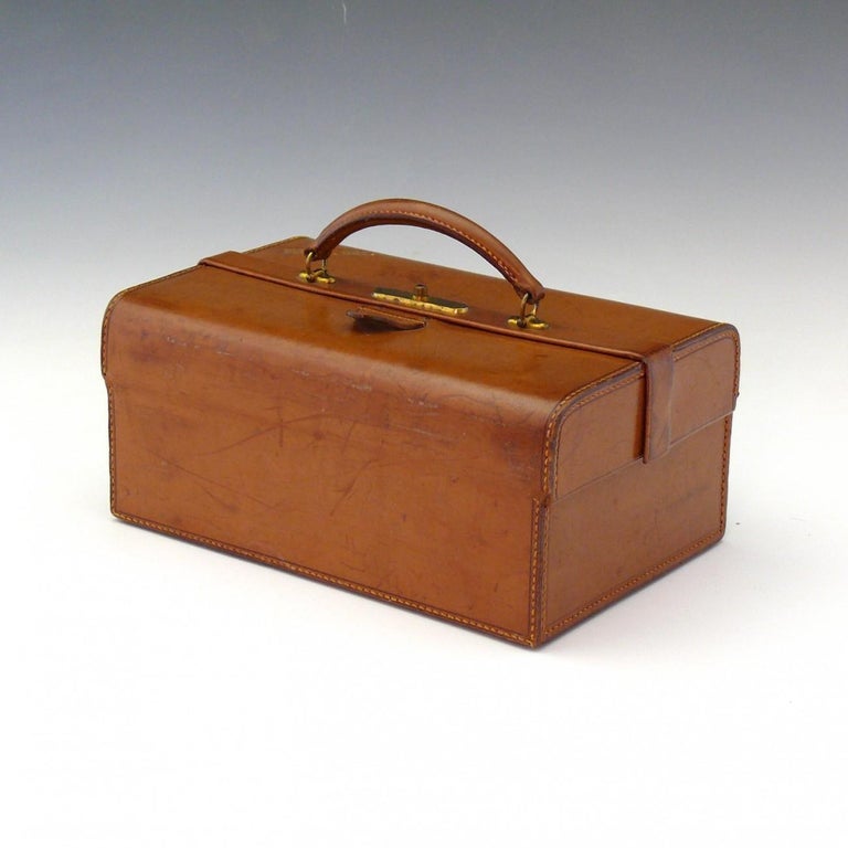 Leather Jewelry Case by John Pound and Company, circa 1920 In Good Condition For Sale In London, GB