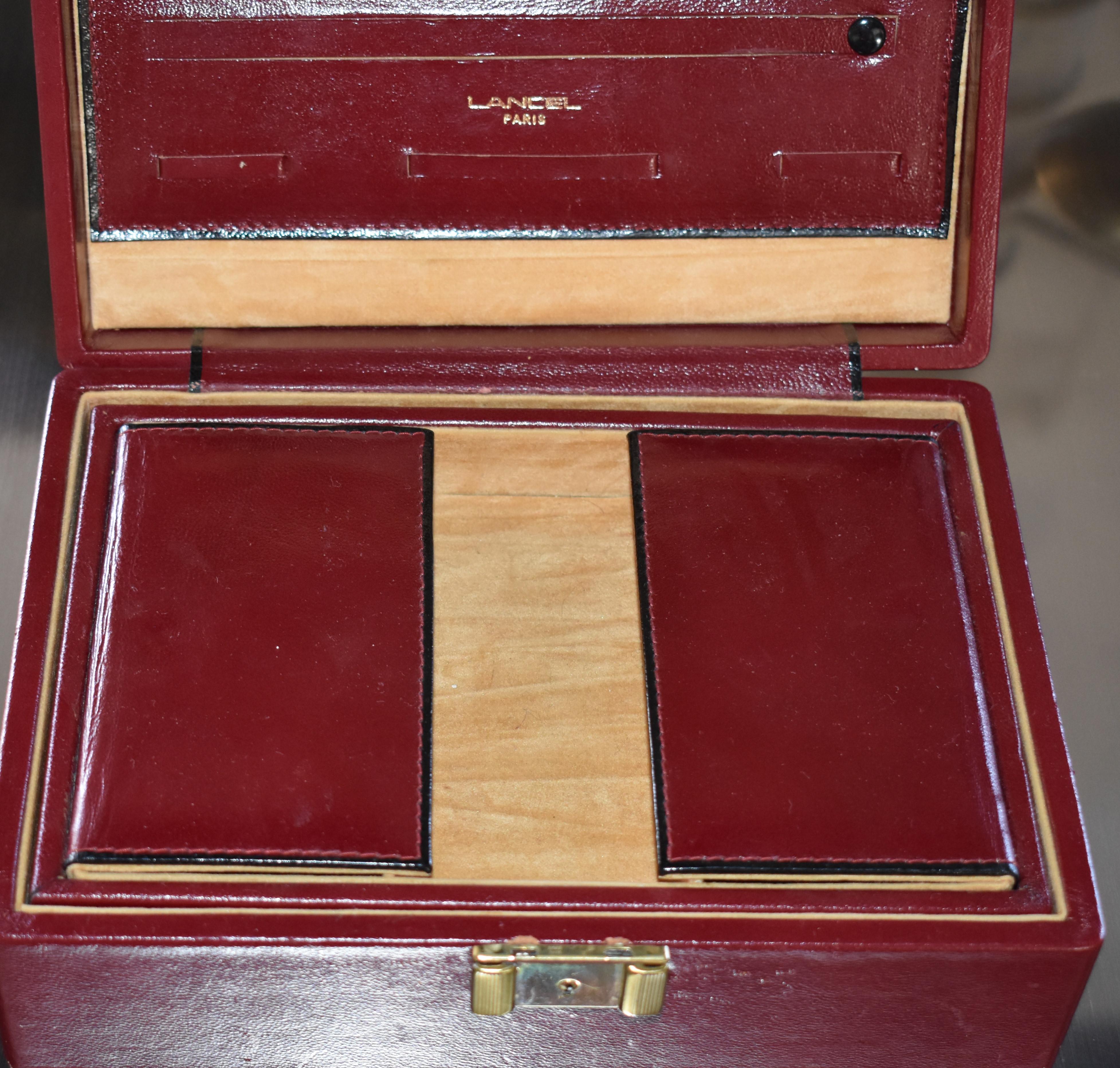 Boîte à bijoux en cuir de Lancel Paris - En vente sur 1stDibs
