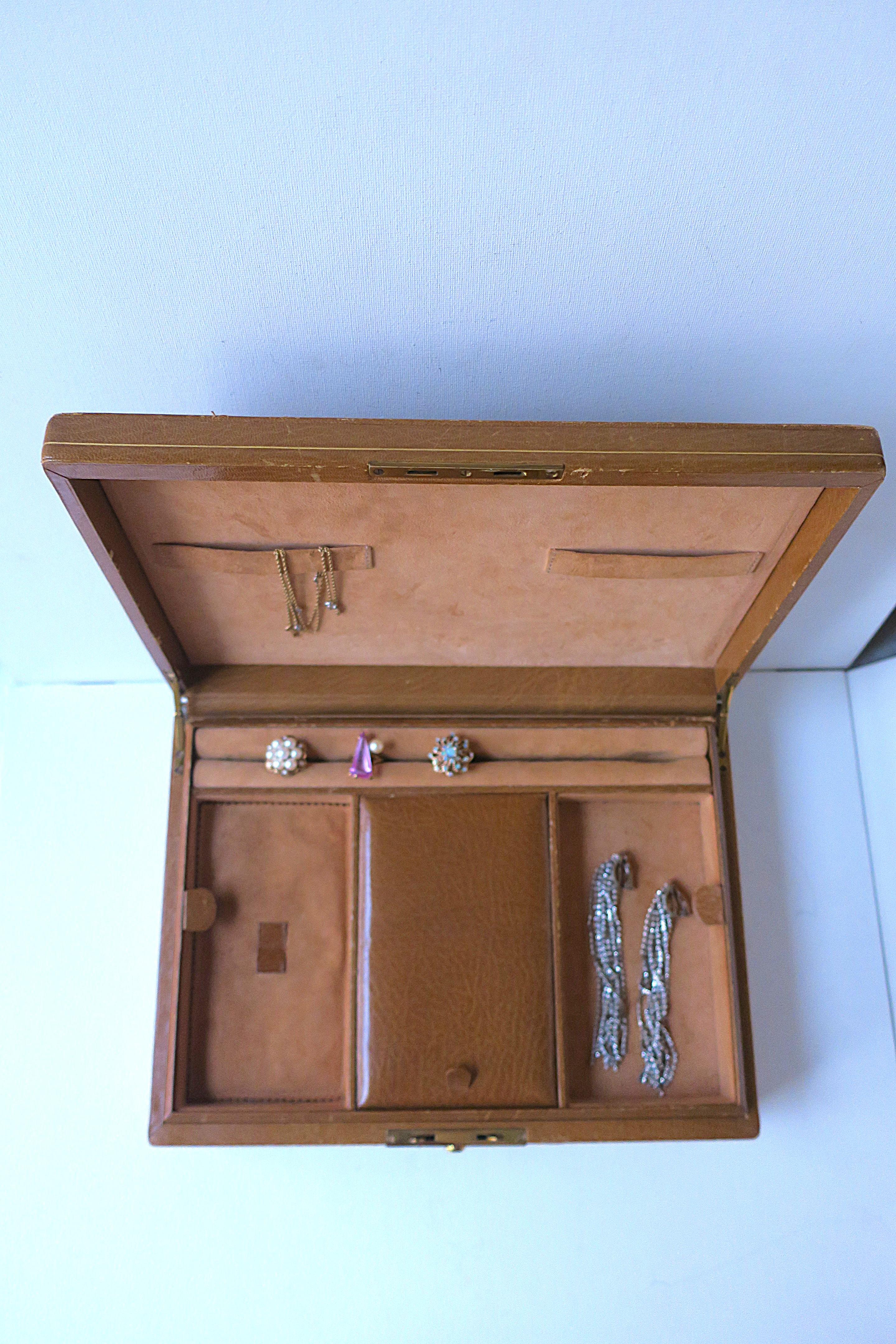 Joyero de Piel Made in Spain, Grande siglo XX en venta