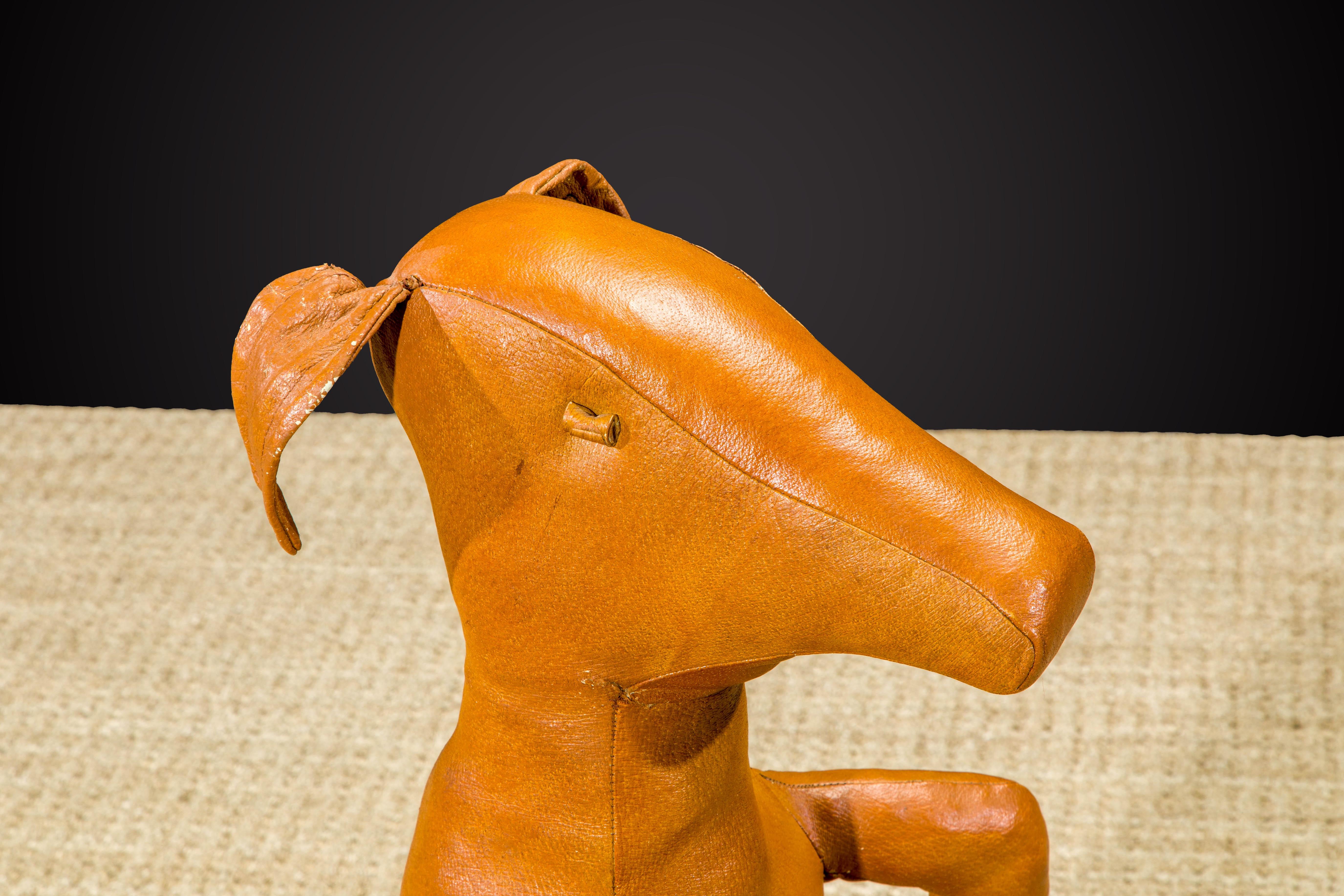 Leather Kangaroo Magazine Pouch Holder by Dimitri Omersa, 1970s In Good Condition For Sale In Los Angeles, CA
