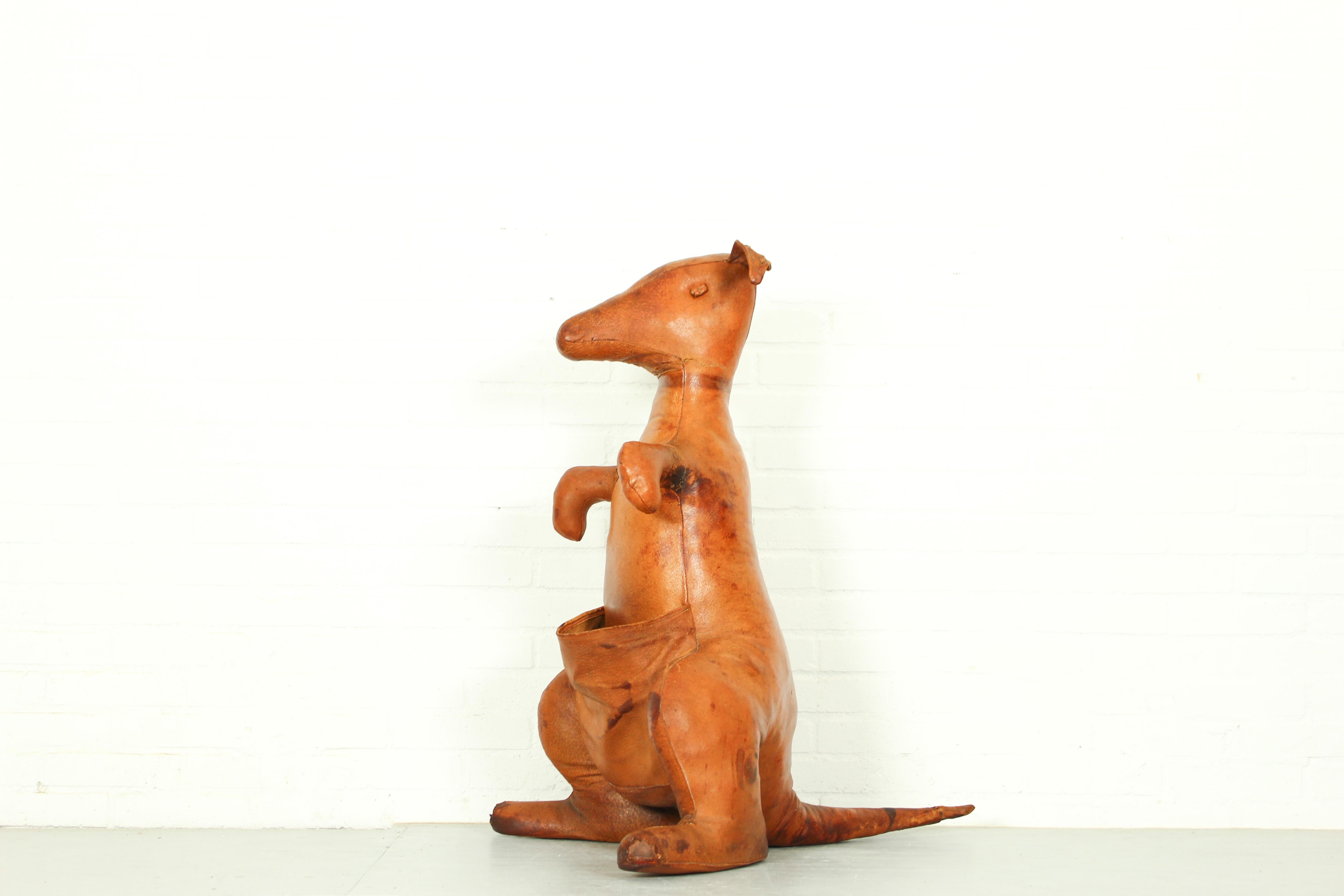 Mid-Century Modern Leather Kangaroo Magazine Stand by Dimitri Omersa, England, 1960s For Sale