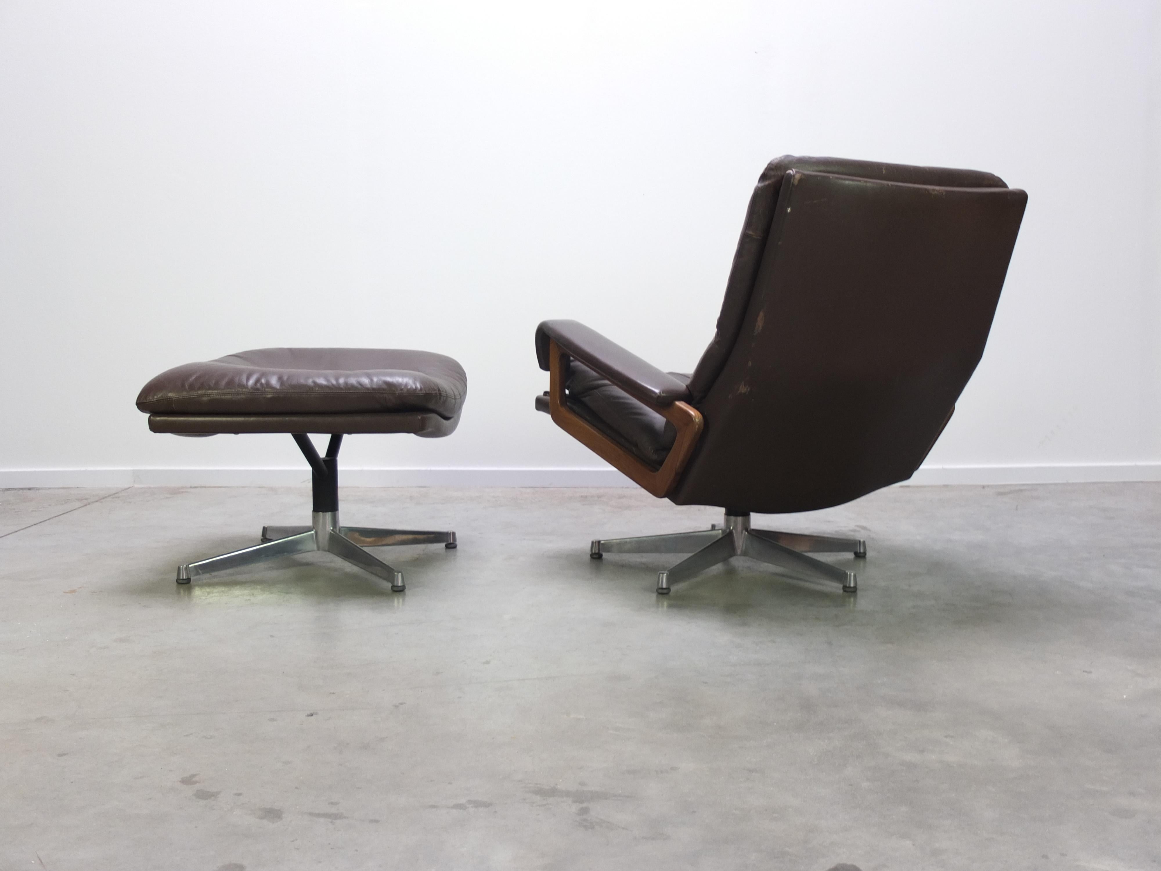 Leather King Lounge Chair with Ottoman by André Vandenbeuck for Strässle, 1960s 4