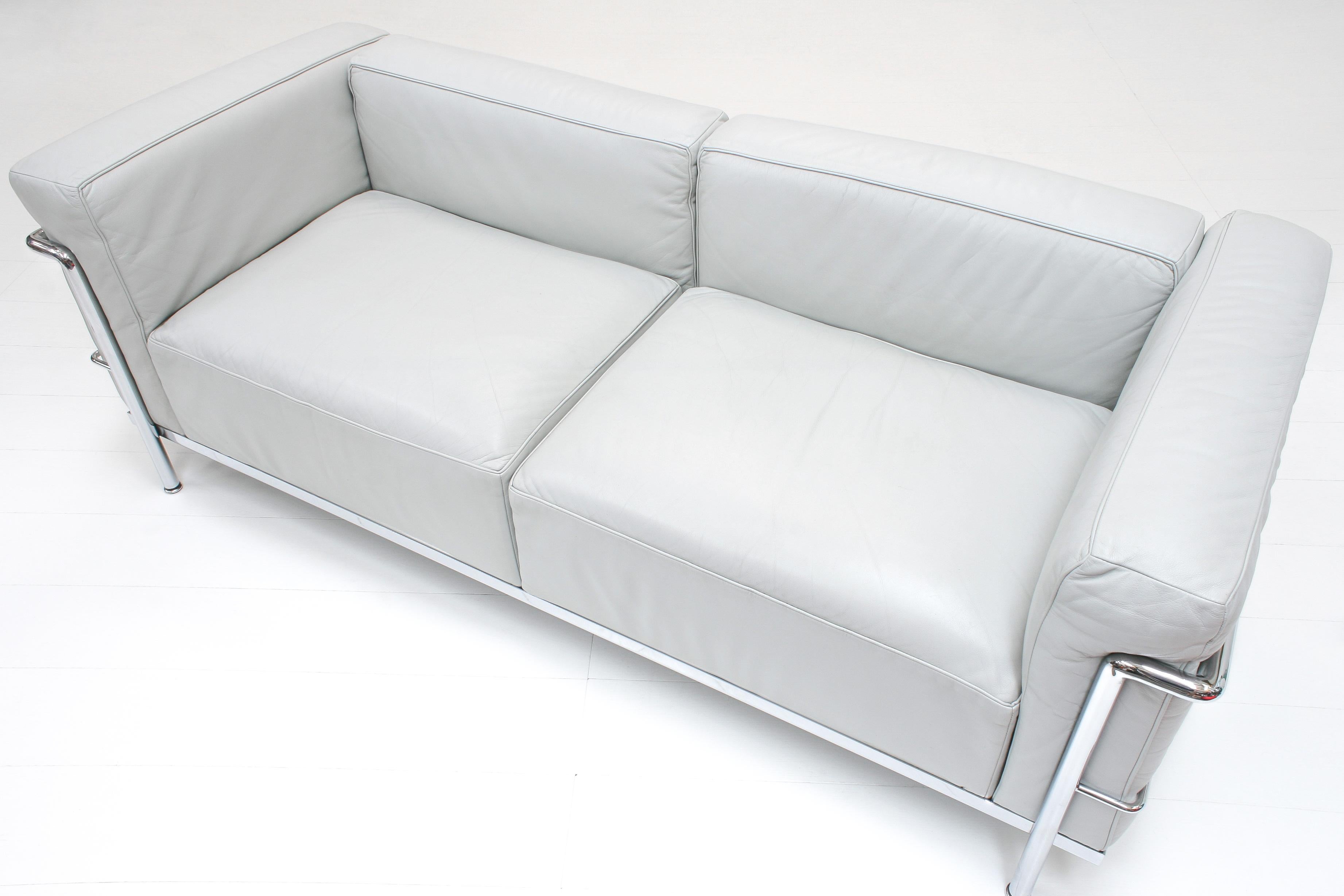 Bauhaus Leather LC3 Grand Confort Sofa by Le Corbusier & C. Perriand for Cassina (1/2) For Sale