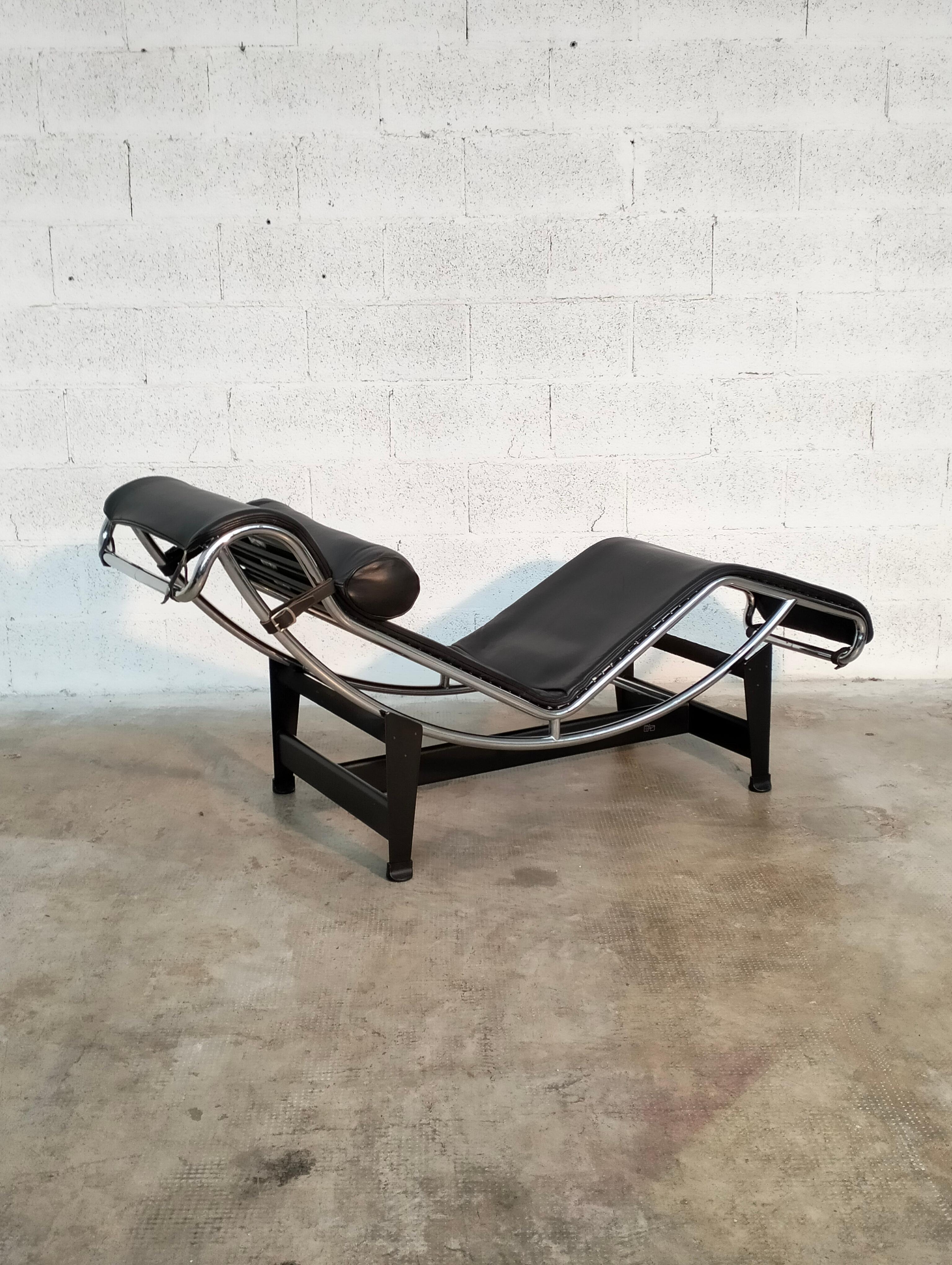 Italian Leather LC4 Chaise Lounge by Charlotte Perriand, Le Corbusier for Cassina 1970s