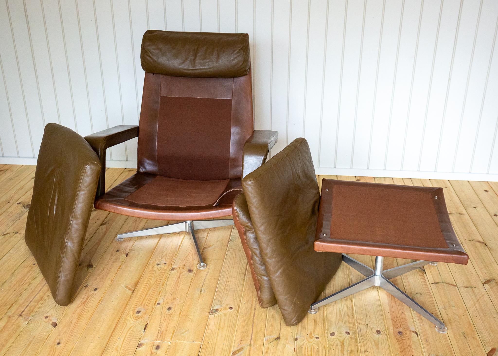Leather Lounge Armchair and Footstool 1960s Hans Kaufeld Mid Century MCM Swivel en vente 7