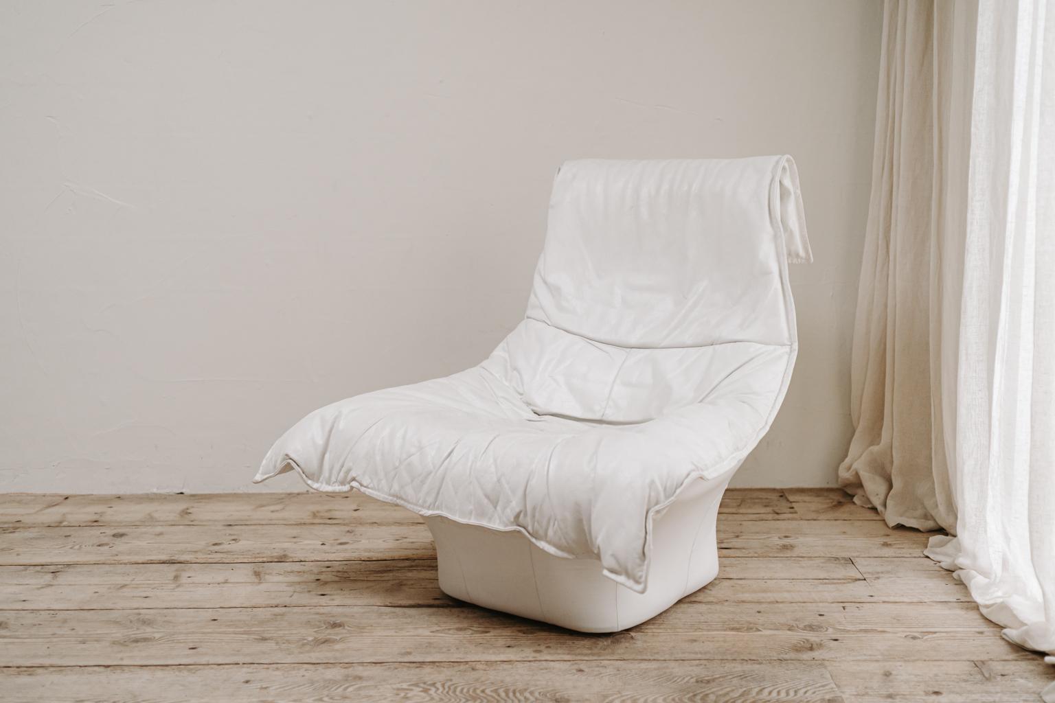 Leather Lounge Chair by Gerard Van Den Berg For Sale 10