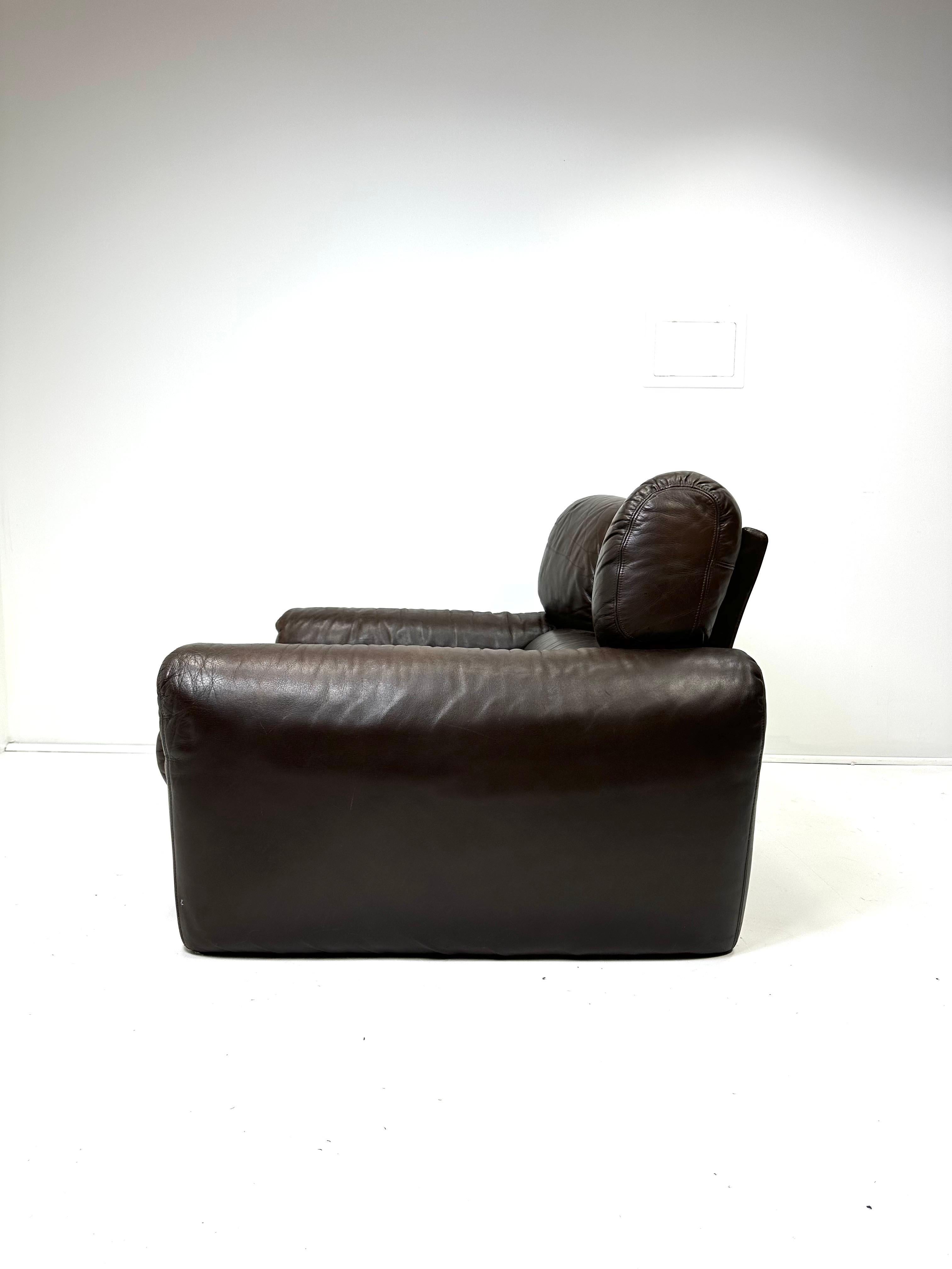 Loungesessel aus Leder von Tongiana Stefano (20. Jahrhundert) im Angebot