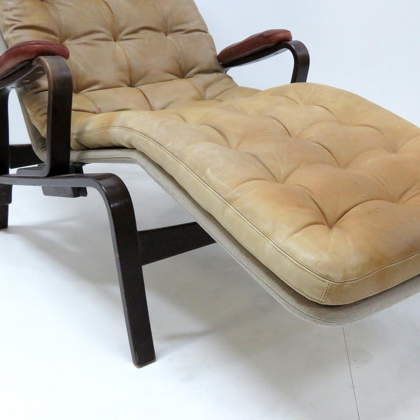 Leather Lounge Chair 'Fenix' by Sam Larsson for DUX, 1970 In Good Condition In Los Angeles, CA