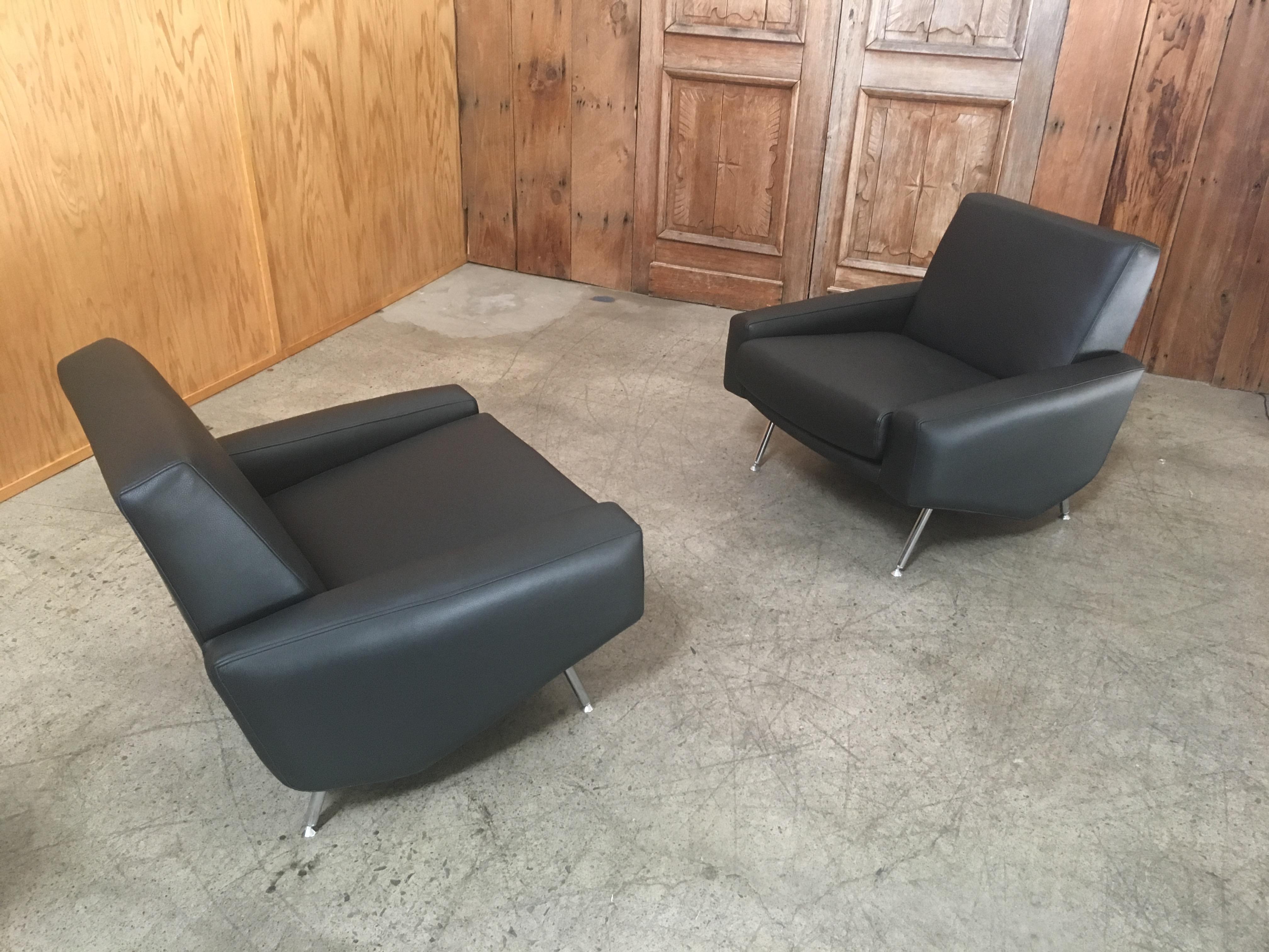 Leather Lounge Chairs by Airborne 4