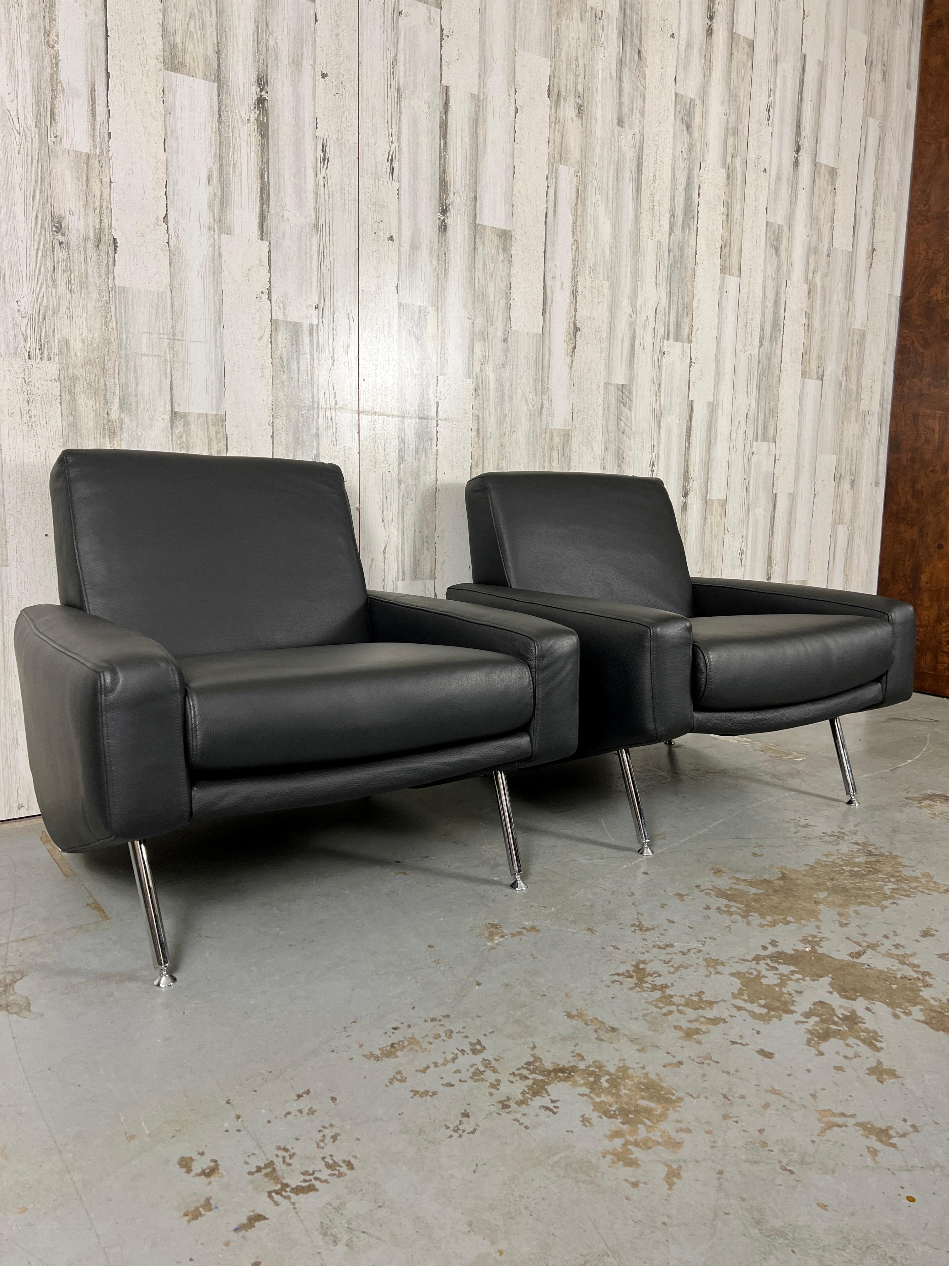 Leather Lounge Chairs by Airborne For Sale 5