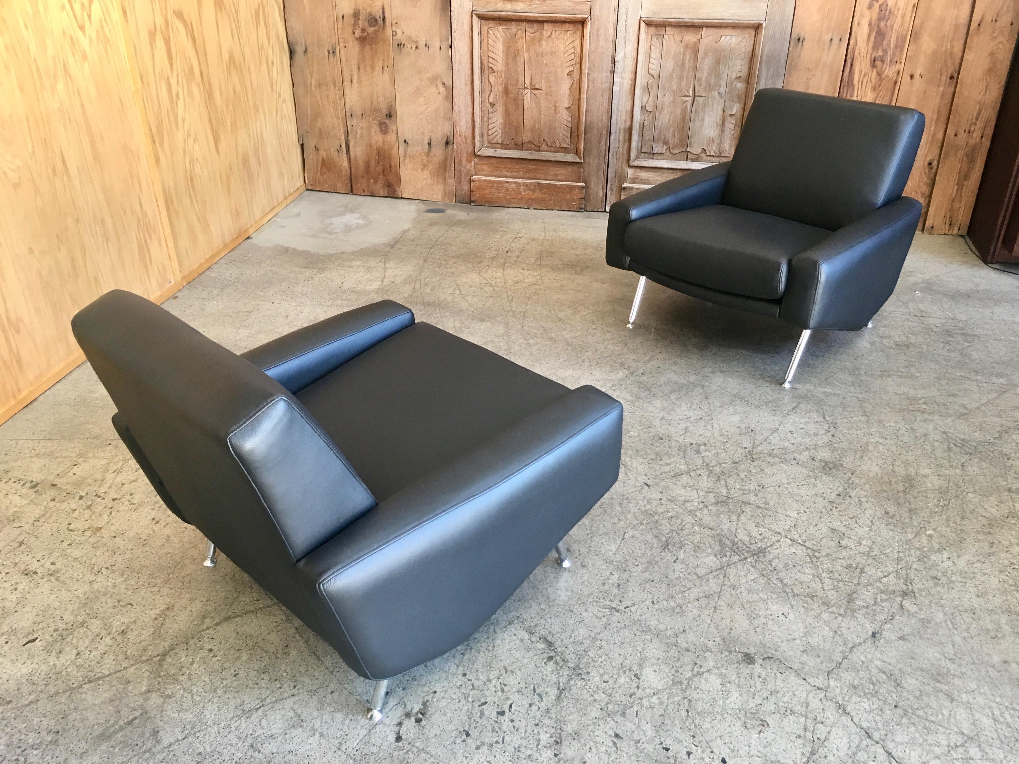 Leather Lounge Chairs by Airborne 10