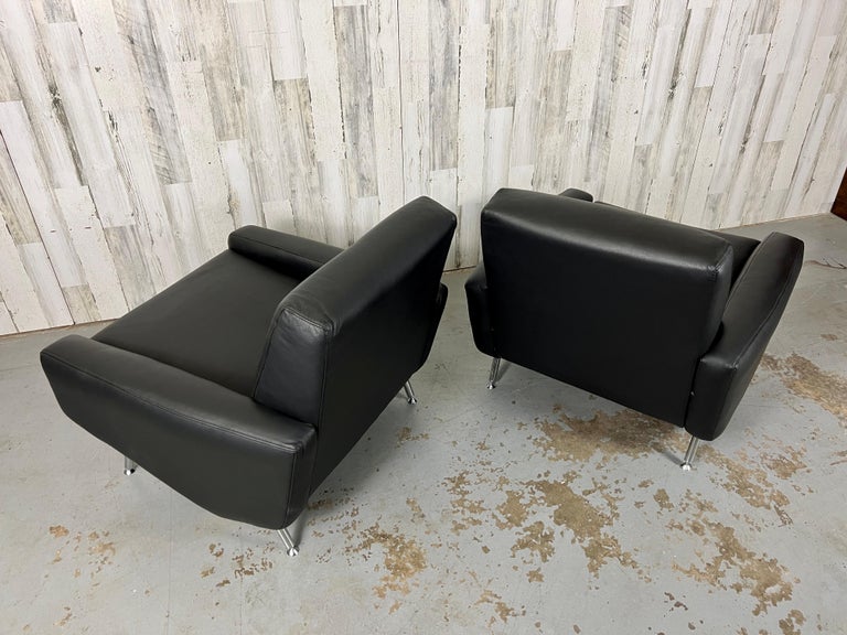 Leather Lounge Chairs by Airborne For Sale 10
