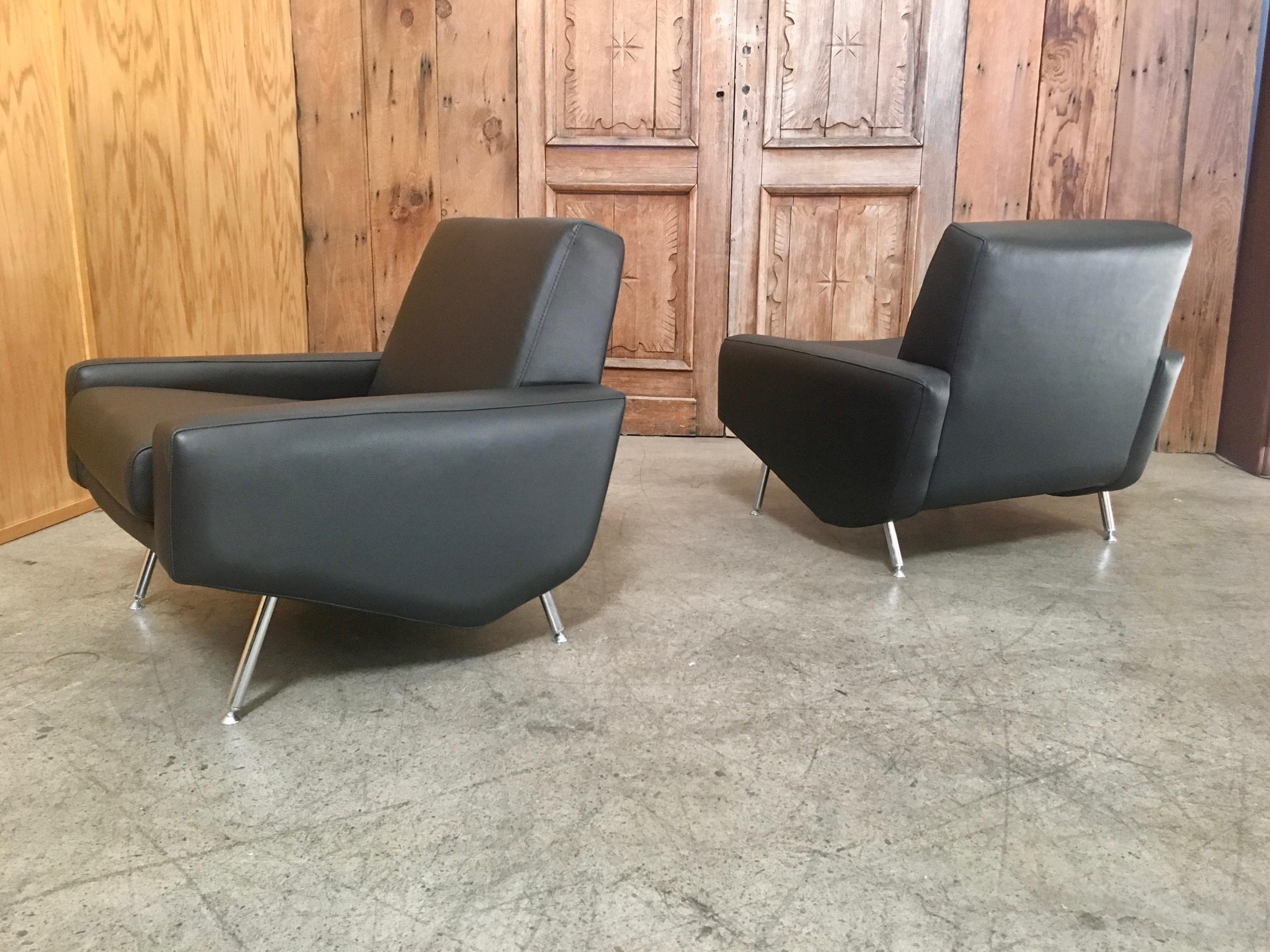 Leather Lounge Chairs by Airborne 1